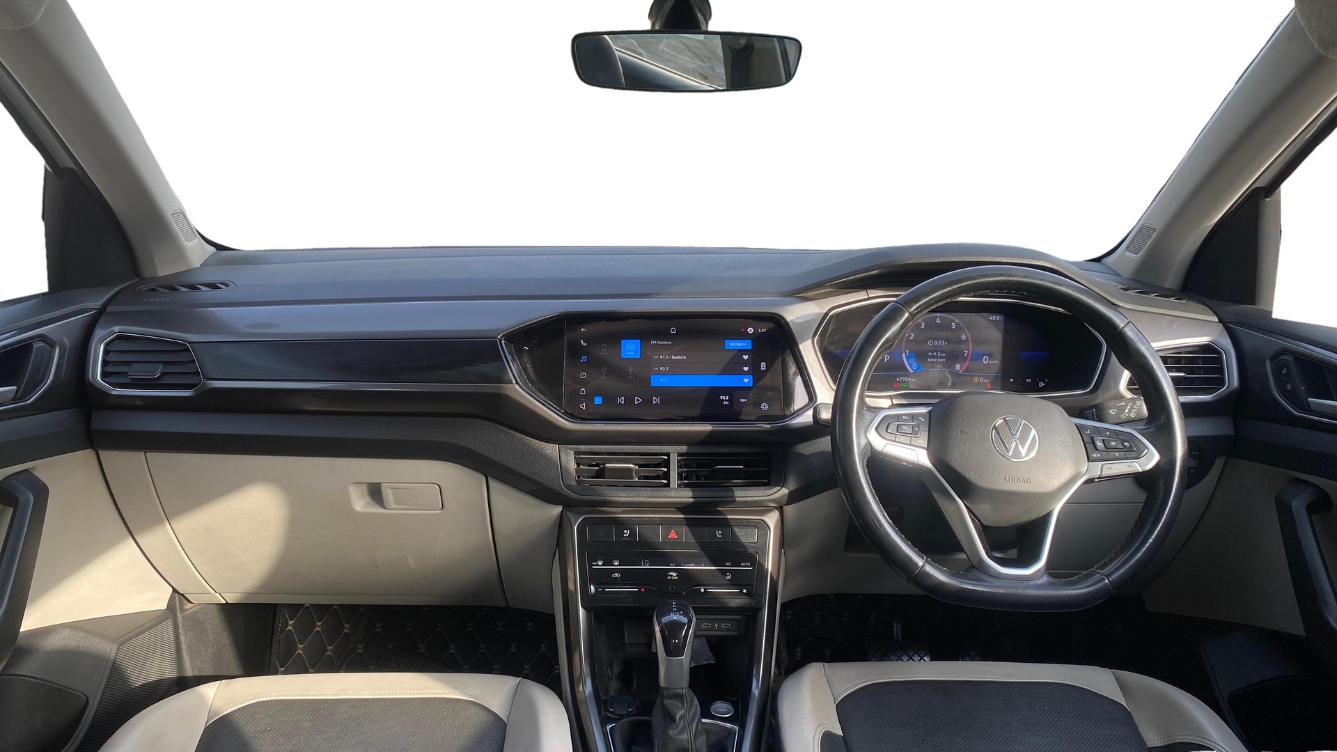View 2022 Volkswagen Taigun 1.0 TSI Topline AT Image 32 Used 2022 Volkswagen Taigun 1.0 TSI Topline AT Image 32
