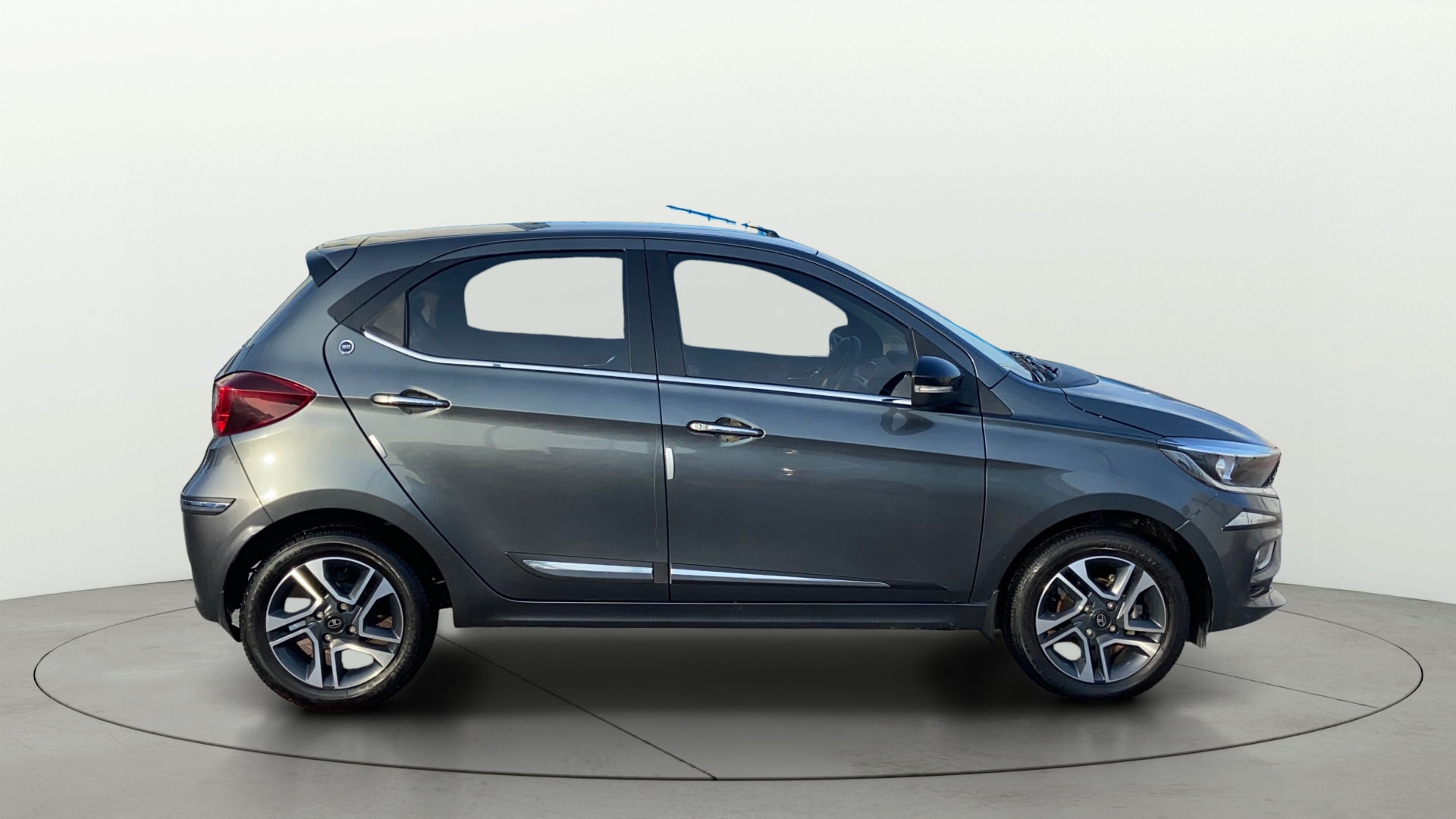 View 2024 Tata Tiago Revotorq XB Image 9 Used 2024 Tata Tiago Revotorq XB Image 9