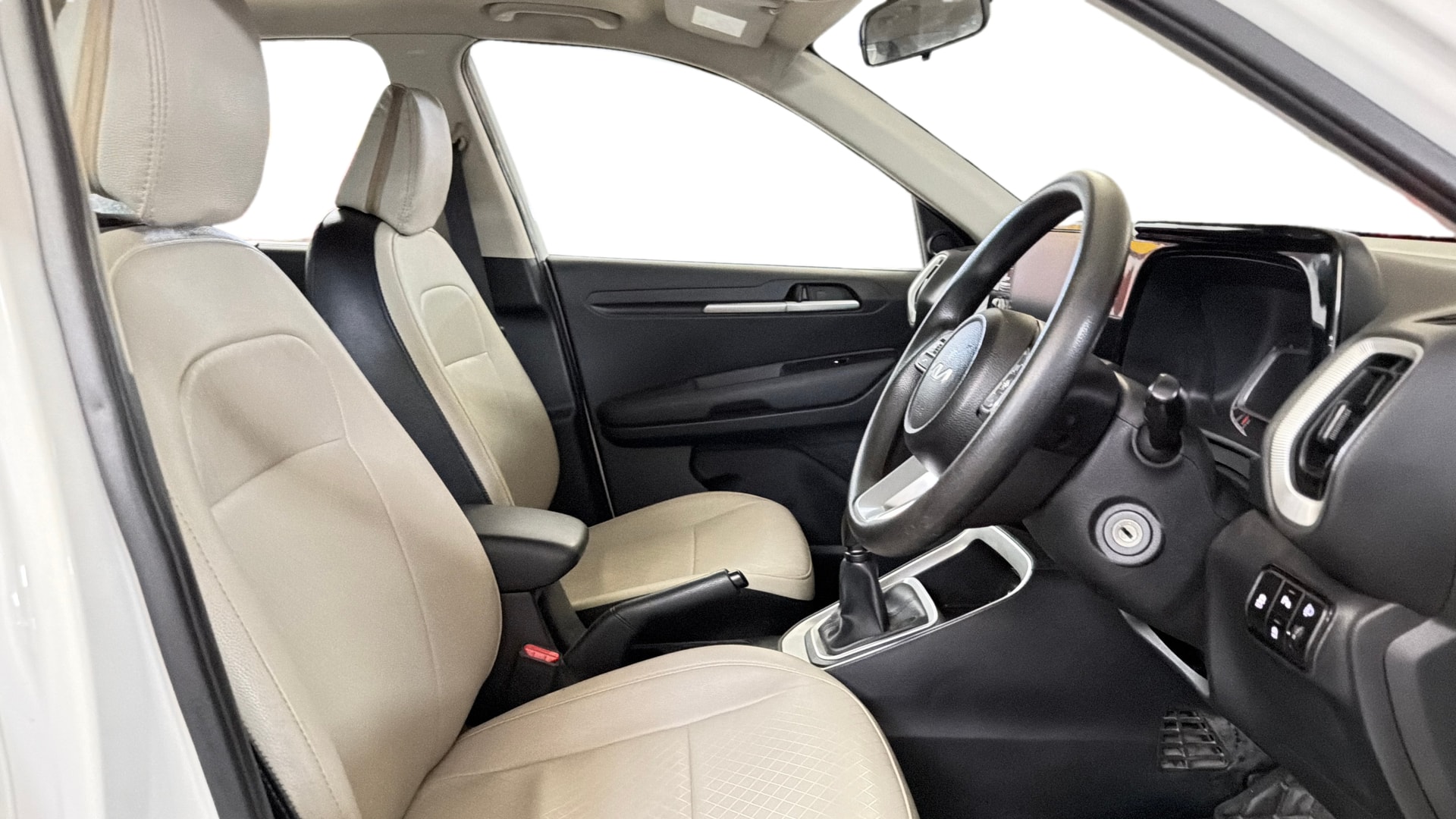 View 2024 Kia Sonet HTE Petrol Image 26 Used 2024 Kia Sonet HTE Petrol Image 26