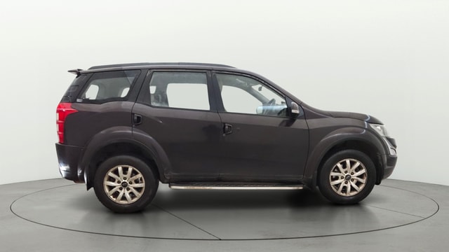 View Mahindra XUV500 Image 28 Used Mahindra XUV500 Image 28