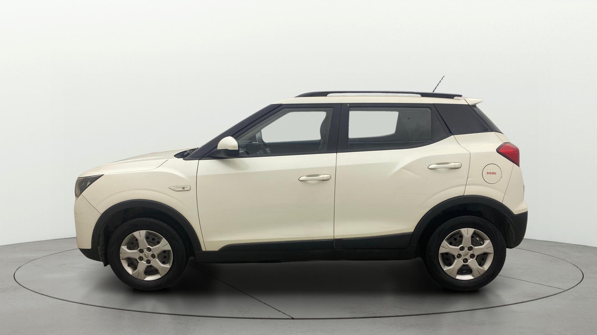View 2019 Mahindra XUV300 W4 Petrol BS IV Image 24 Used 2019 Mahindra XUV300 W4 Petrol BS IV Image 24