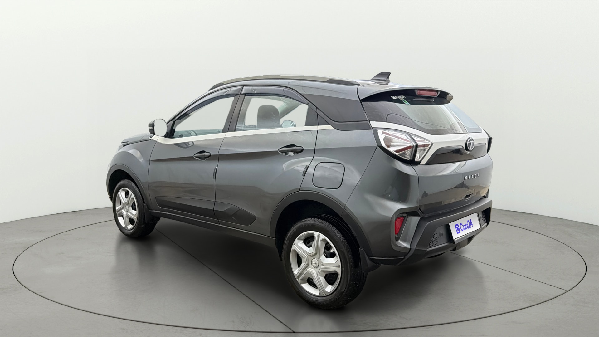 View 2024 Tata Nexon Revotron XE Image 2 Used 2024 Tata Nexon Revotron XE Image 2