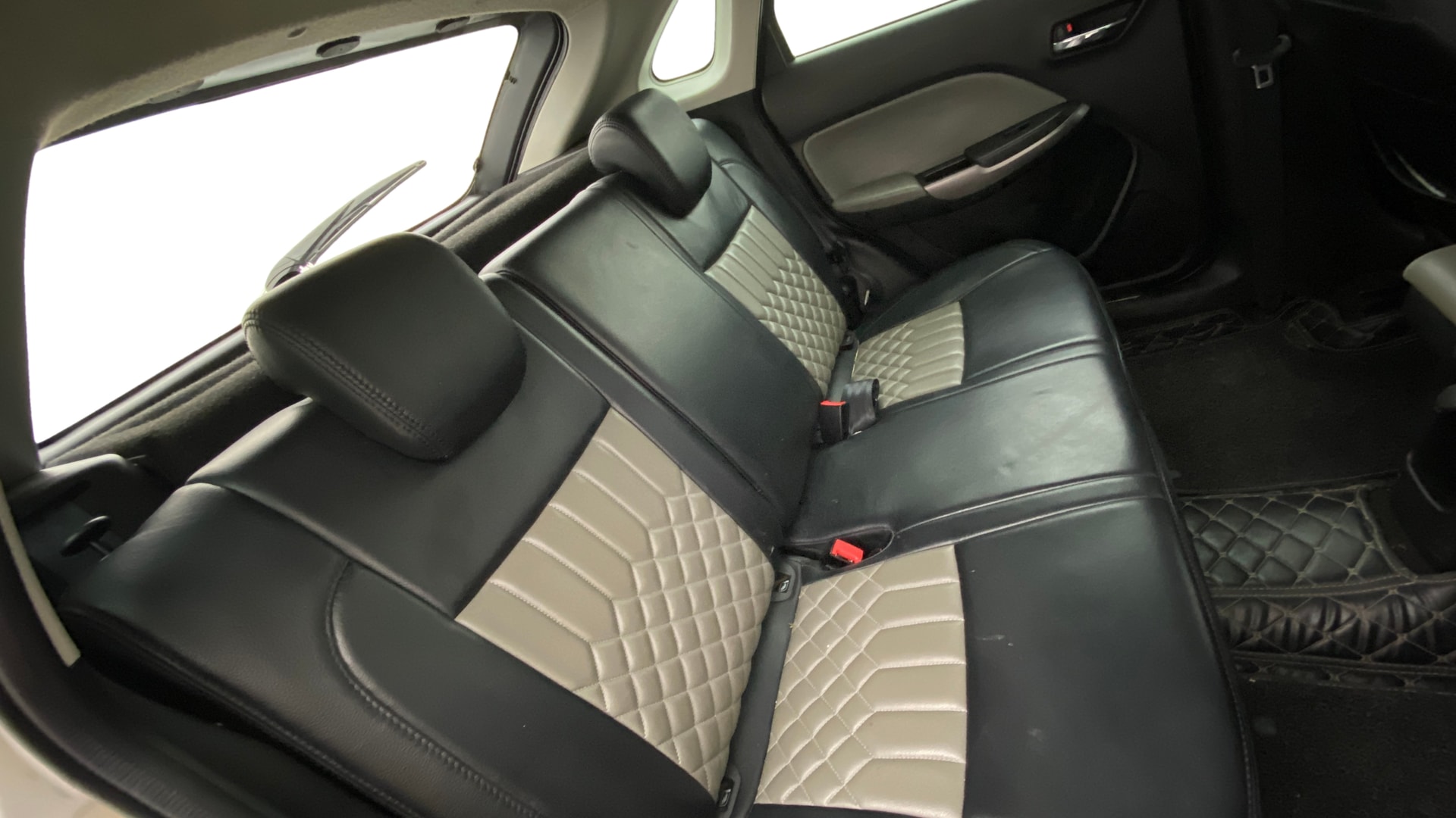 View 2020 Maruti Suzuki 1000 Base Variant Image 29 Used 2020 Maruti Suzuki 1000 Base Variant Image 29