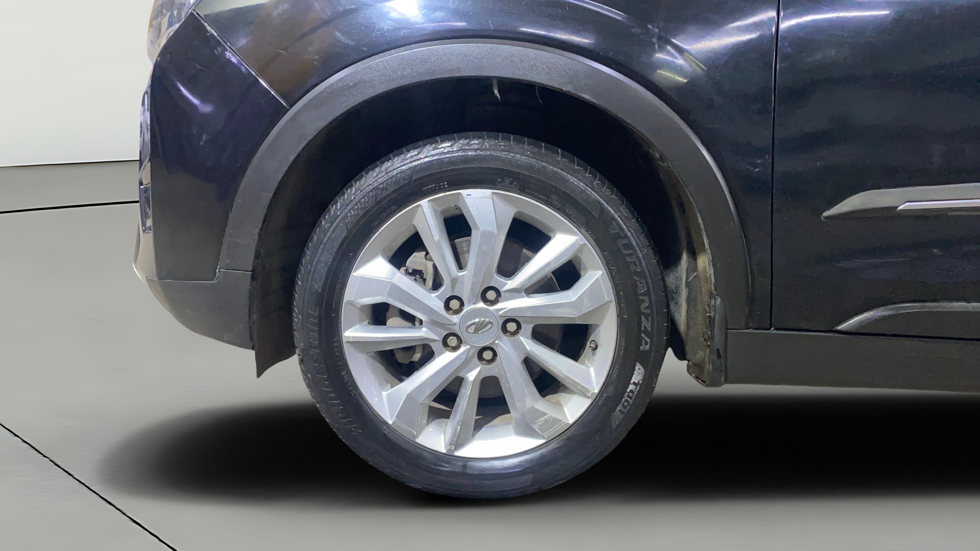 View 2019 Mahindra XUV300 W4 Petrol BS IV Image 34 Used 2019 Mahindra XUV300 W4 Petrol BS IV Image 34
