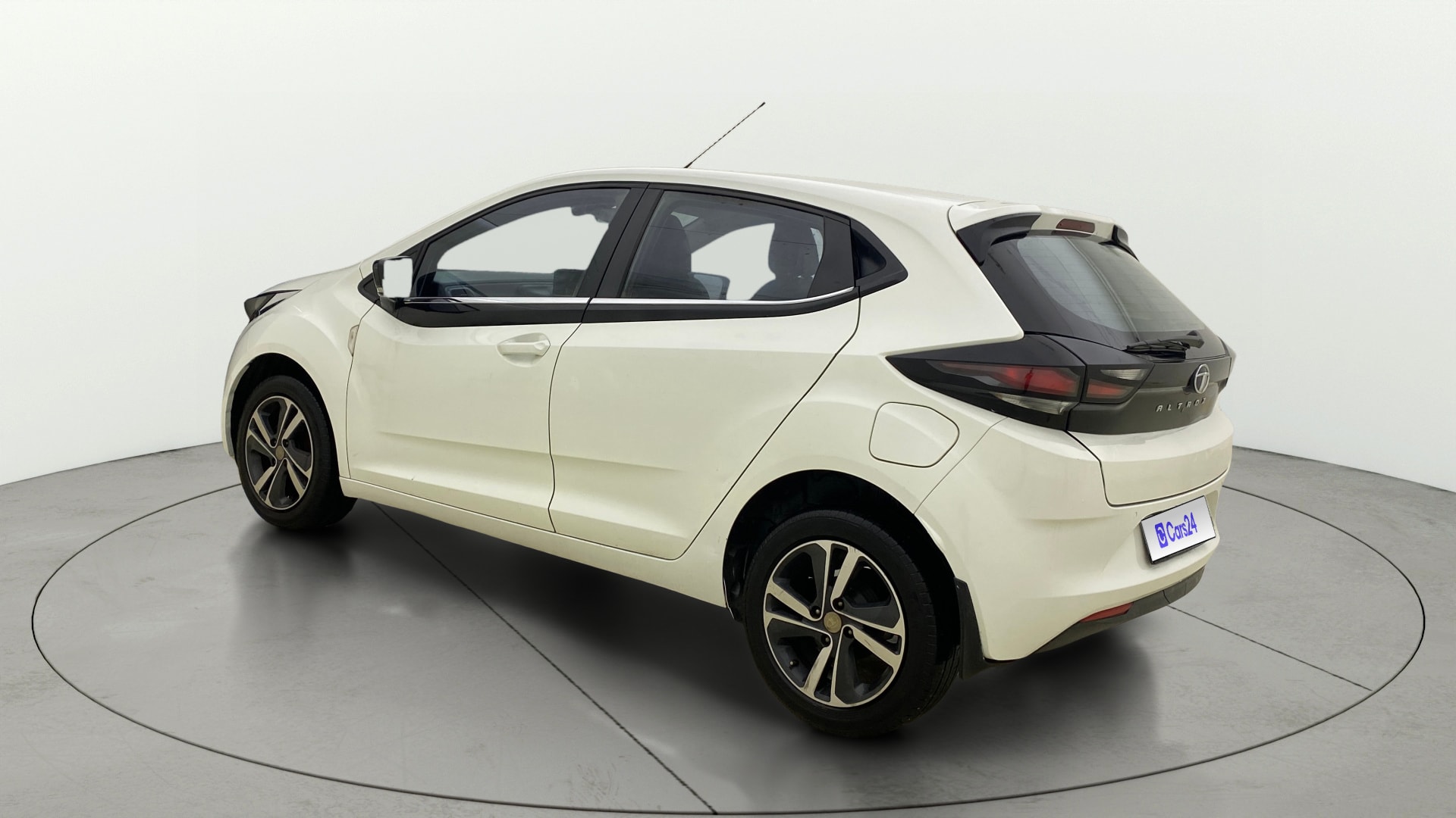 View 2022 Tata Altroz XZ Petrol Image 2 Used 2022 Tata Altroz XZ Petrol Image 2