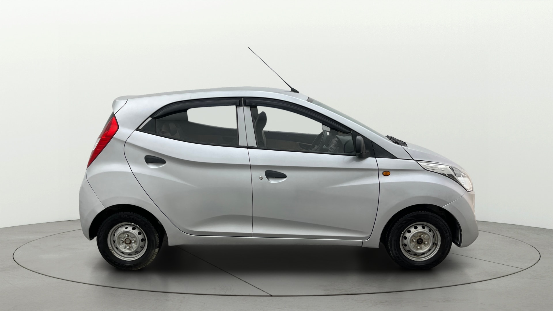 View 2016 Hyundai EON D-Lite Plus Image 8 Used 2016 Hyundai EON D-Lite Plus Image 8