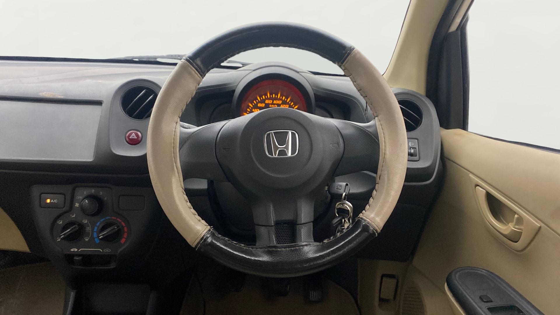 View 2015 Honda Amaze E MT Petrol BS IV Image 20 Used 2015 Honda Amaze E MT Petrol BS IV Image 20