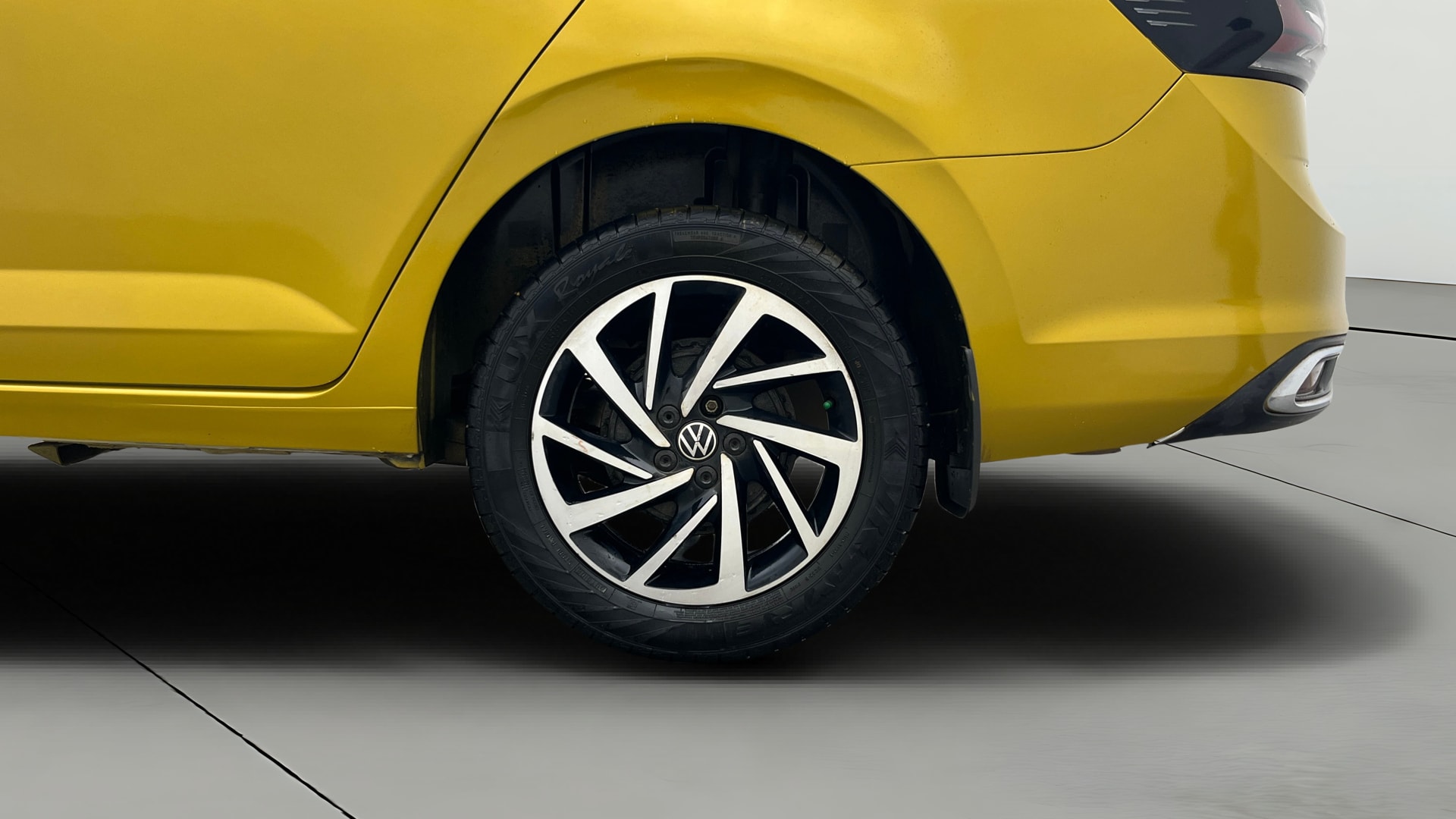 View 2022 Volkswagen Virtus Topline 1.0 TSI MT Image 12 Used 2022 Volkswagen Virtus Topline 1.0 TSI MT Image 12