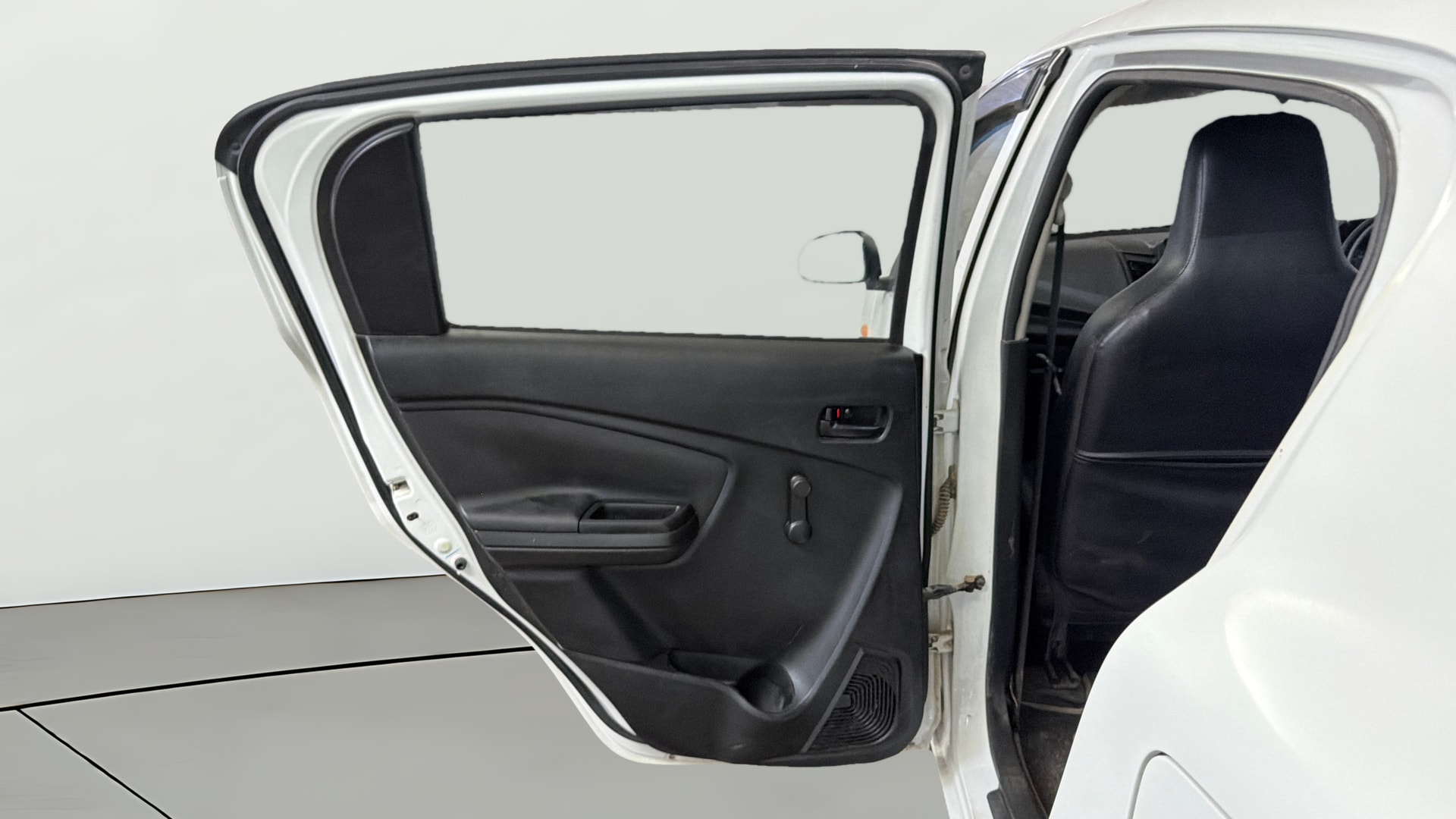 View 2024 Maruti Suzuki 1000 Base Variant Image 22 Used 2024 Maruti Suzuki 1000 Base Variant Image 22