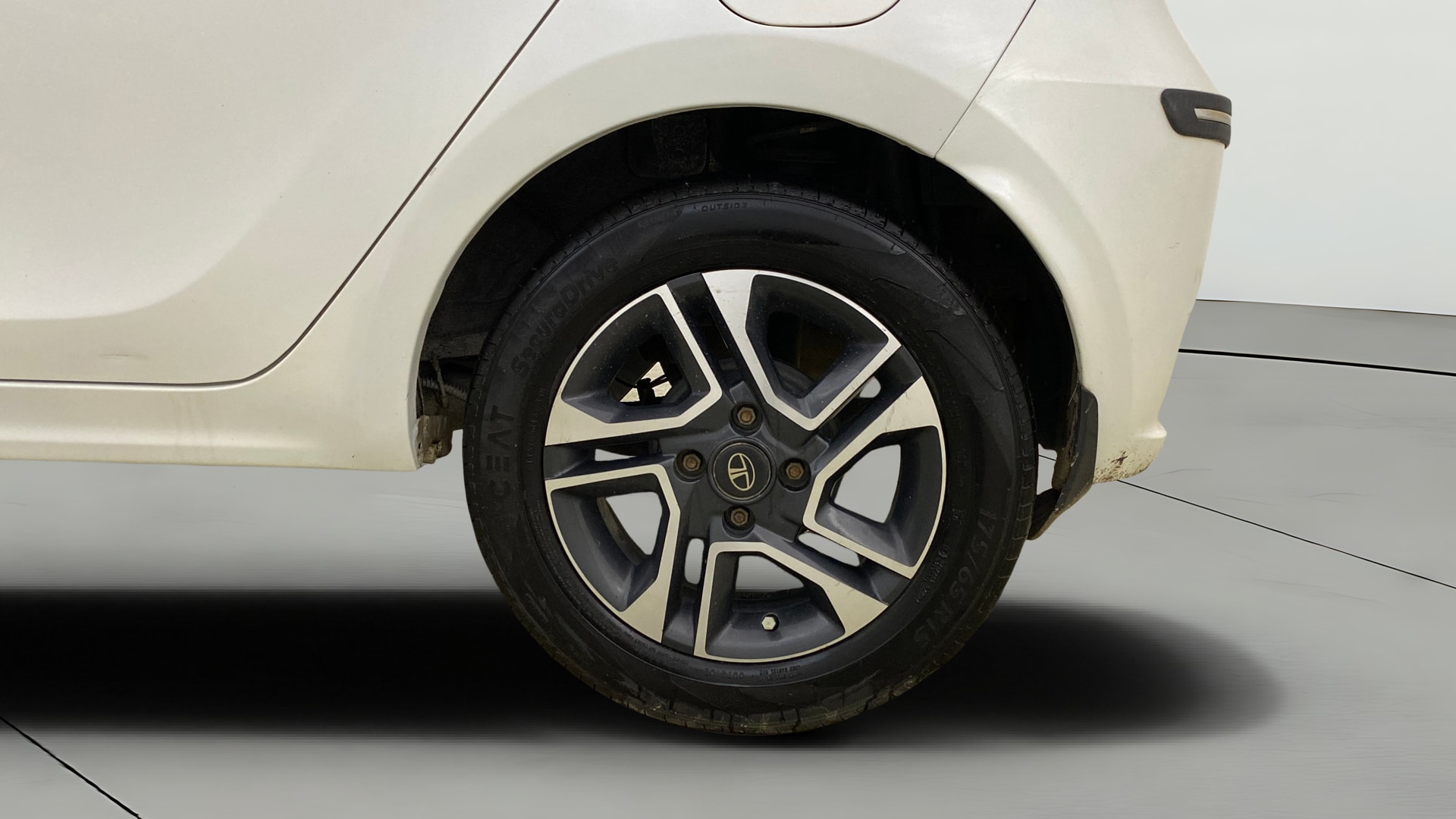 View 2021 Tata Tiago Revotorq XB Image 11 Used 2021 Tata Tiago Revotorq XB Image 11