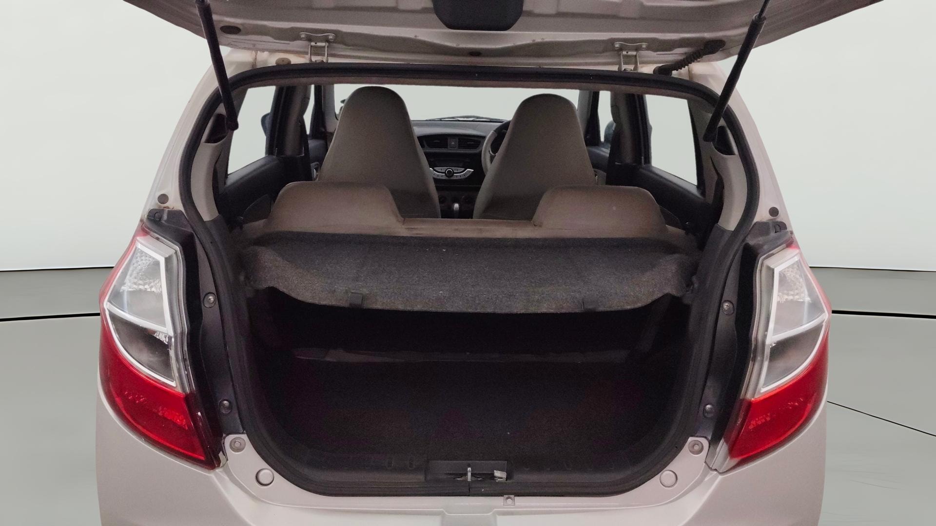View 2015 Maruti Suzuki Alto K10 LX Image 36 Used 2015 Maruti Suzuki Alto K10 LX Image 36
