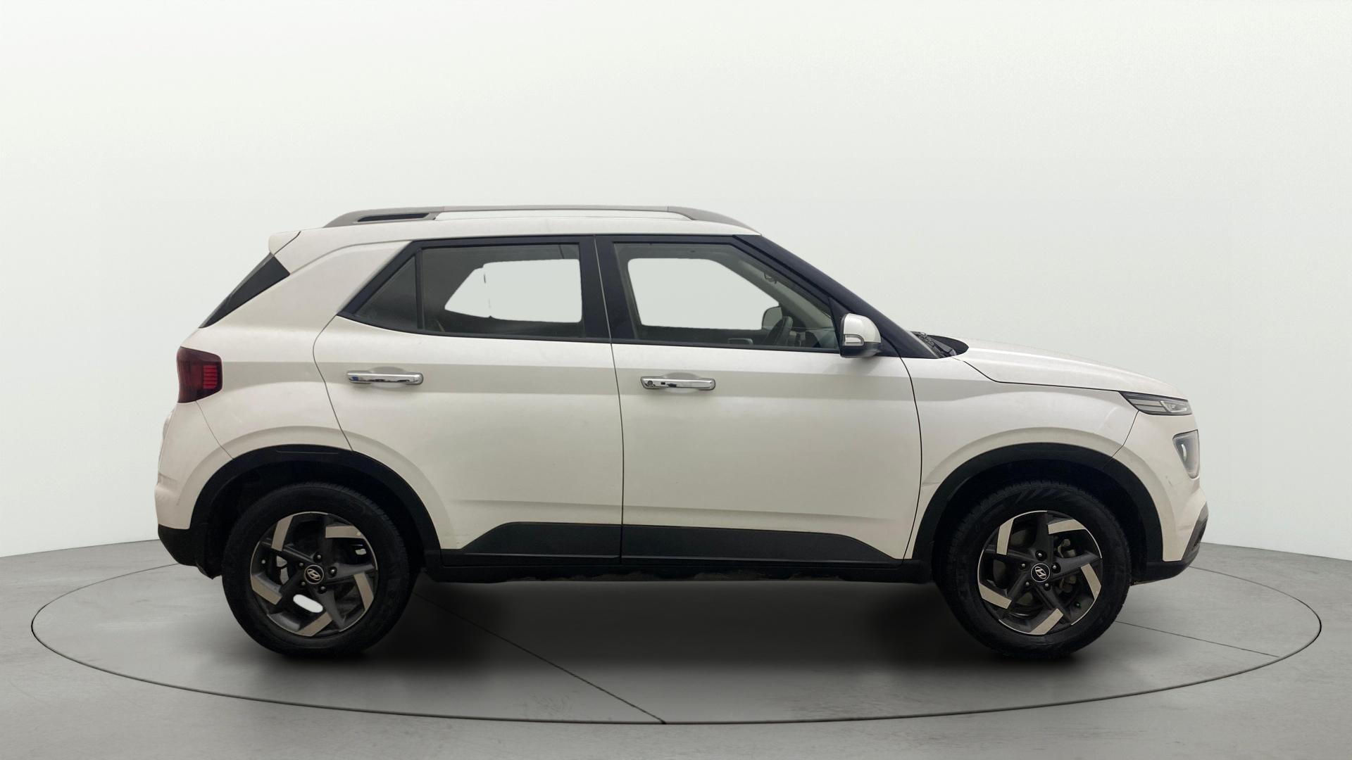 View 2019 Hyundai Venue E 1.2 Petrol BS IV Image 9 Used 2019 Hyundai Venue E 1.2 Petrol BS IV Image 9