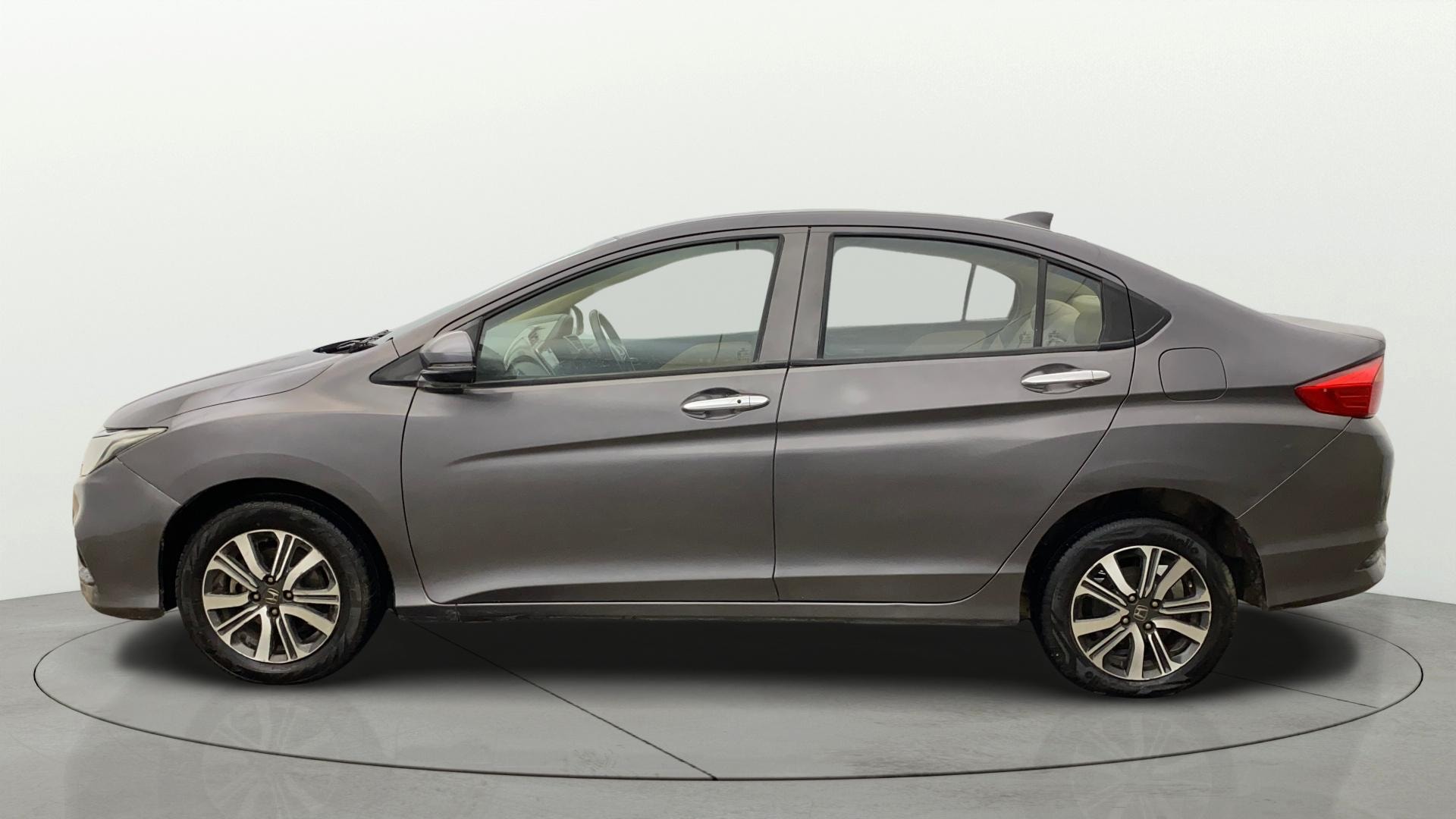 View 2019 Honda City ZX MT Diesel Anniversary Edition Image 26 Used 2019 Honda City ZX MT Diesel Anniversary Edition Image 26