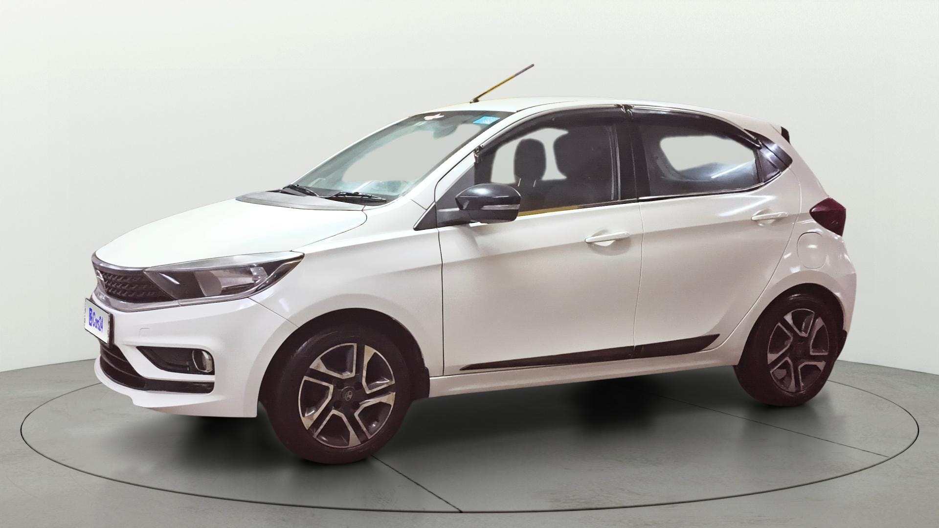 View 2020 Tata Tiago Revotorq XB Image 21 Used 2020 Tata Tiago Revotorq XB Image 21