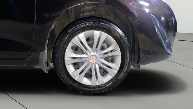 View Toyota Yaris Image 40 Used Toyota Yaris Image 40