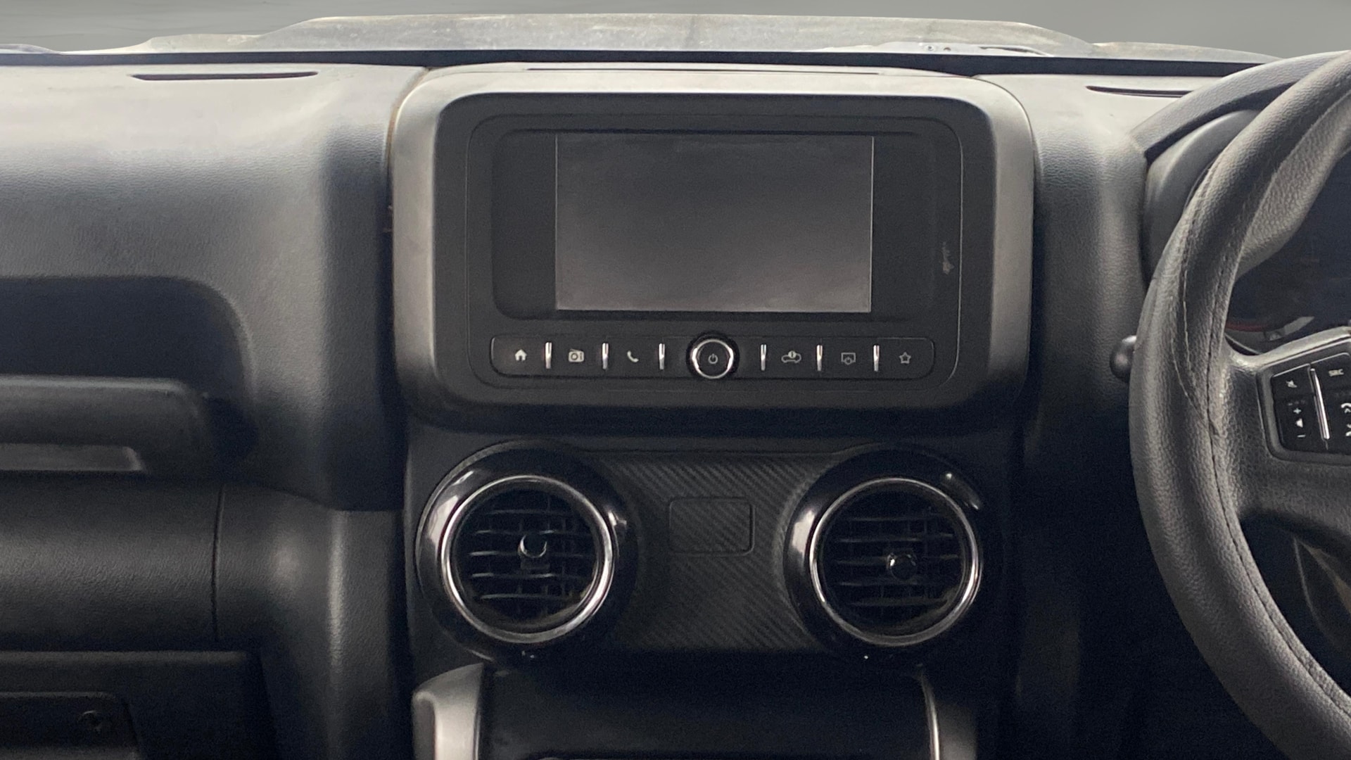 View 2022 Mahindra Thar AX Standard Manual Soft Top 6 Seater Image 17 Used 2022 Mahindra Thar AX Standard Manual Soft Top 6 Seater Image 17