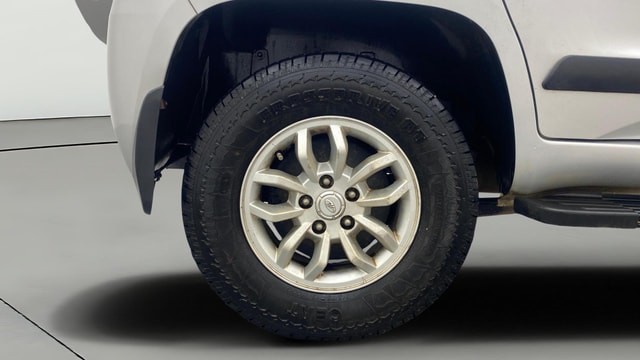 View Mahindra TUV300 Image 23 Used Mahindra TUV300 Image 23