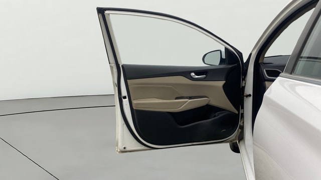View Hyundai Verna Image 33 Used Hyundai Verna Image 33