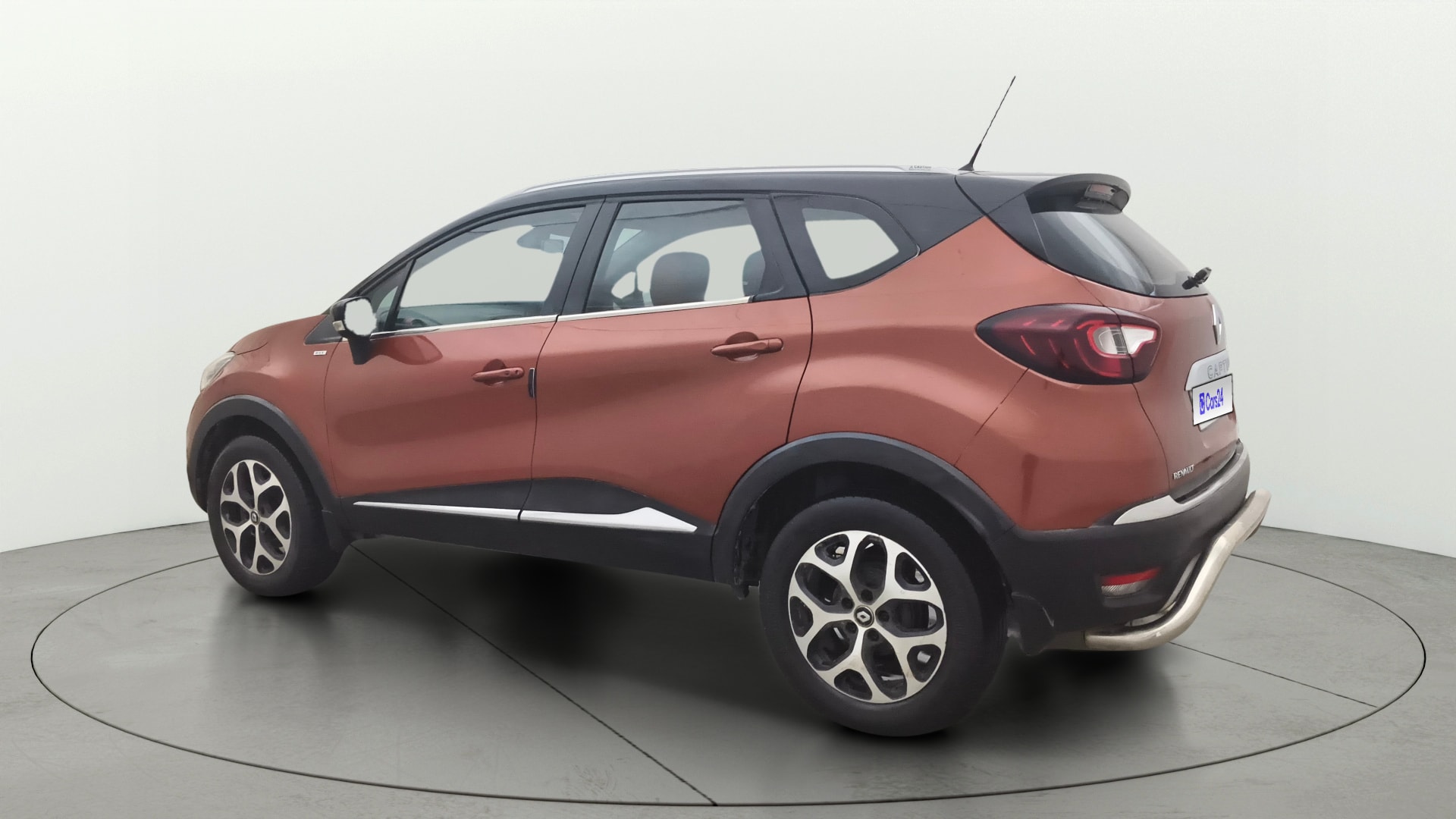 View 2019 Renault Captur RXT Diesel Dual Tone Image 2 Used 2019 Renault Captur RXT Diesel Dual Tone Image 2