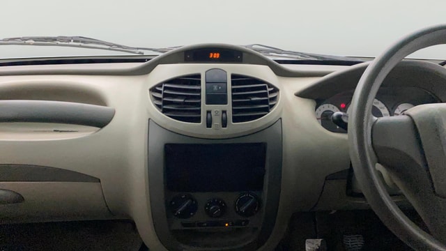 View Mahindra Quanto Image 18 Used Mahindra Quanto Image 18