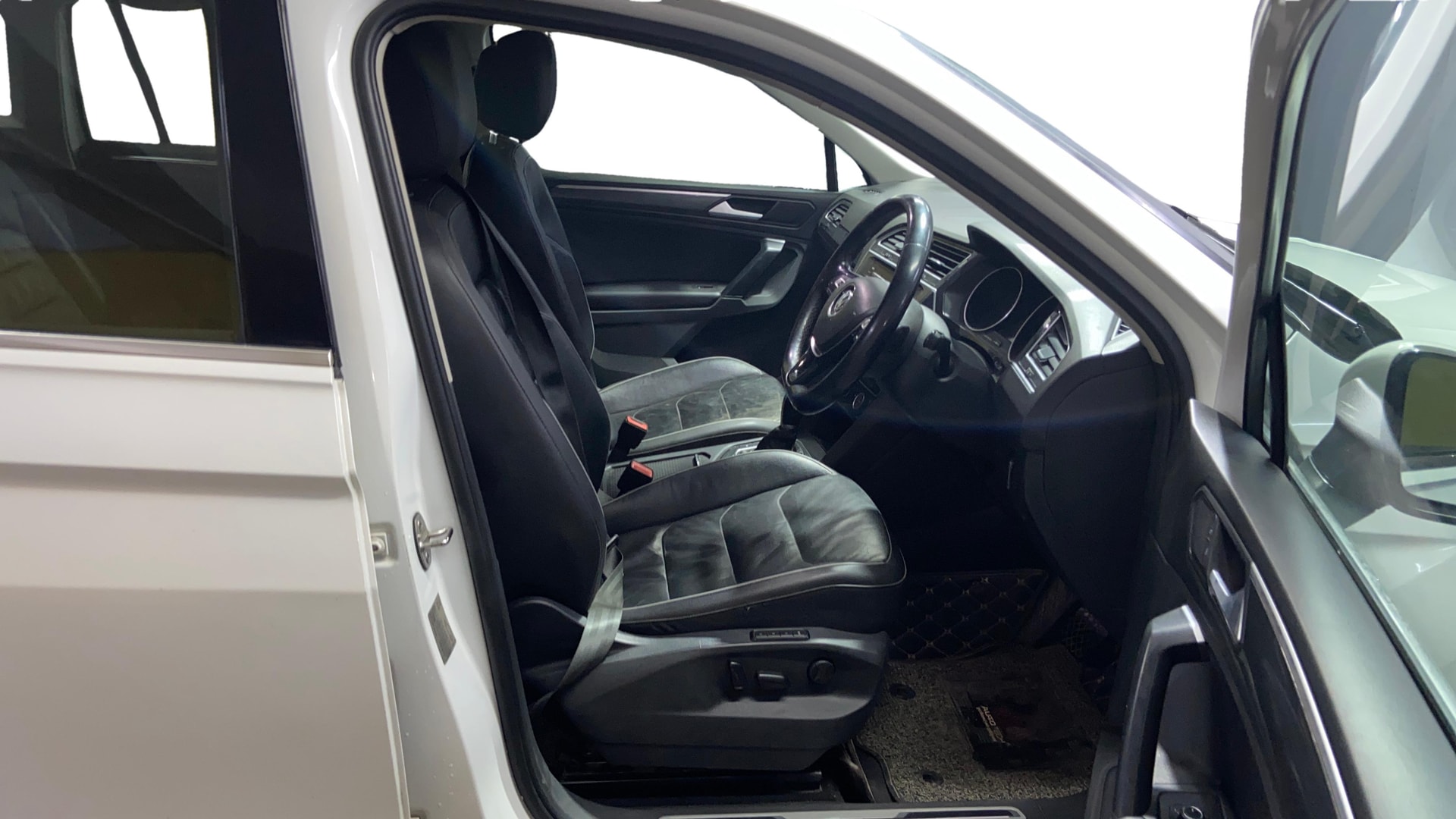 View 2020 Volkswagen Tiguan DSG 4MOTION Comfortline Image 27 Used 2020 Volkswagen Tiguan DSG 4MOTION Comfortline Image 27