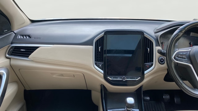 View MG Hector Image 18 Used MG Hector Image 18