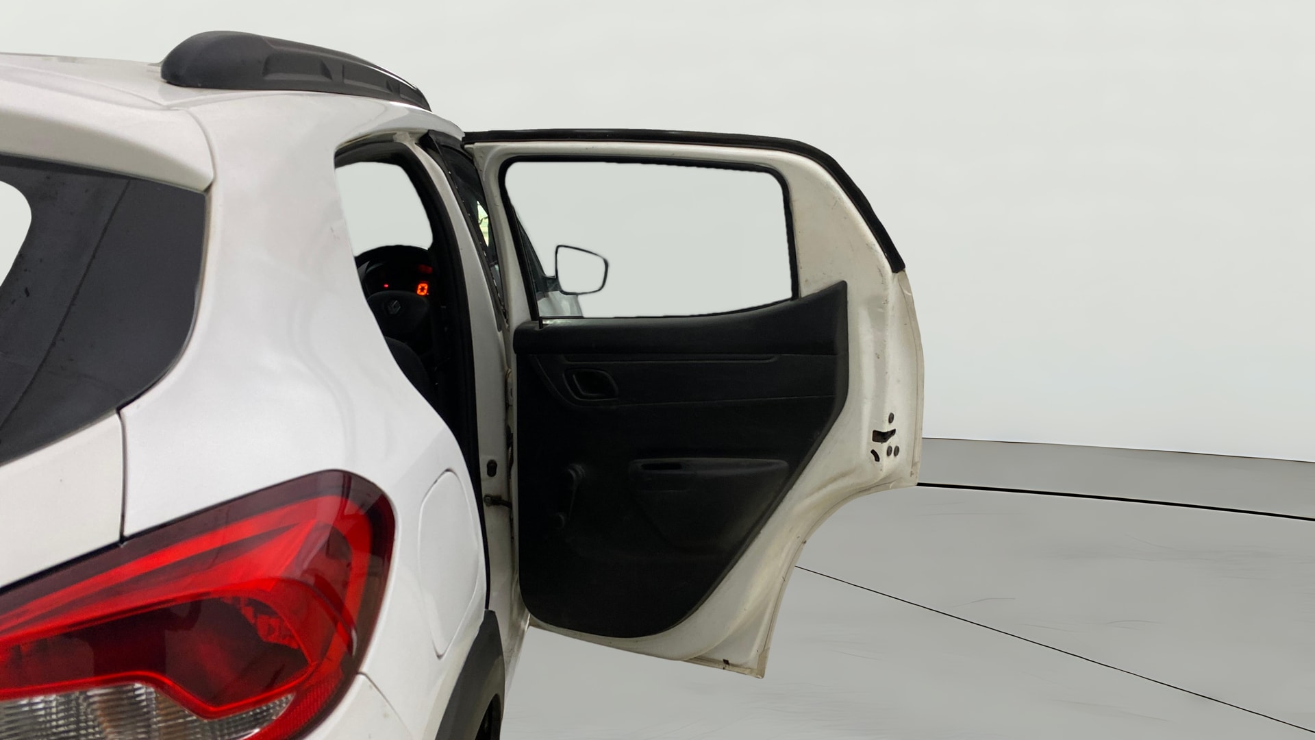 View 2018 Renault Kwid RXT 1.0 Image 7 Used 2018 Renault Kwid RXT 1.0 Image 7
