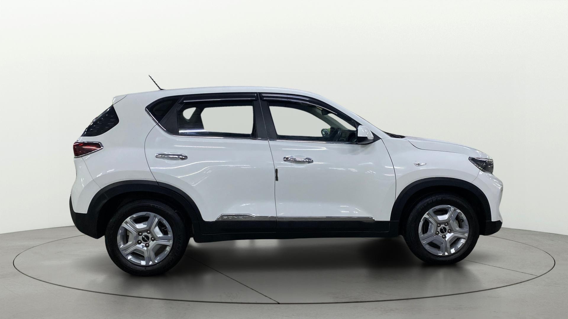 View 2022 Kia Sonet HTK Diesel Image 8 Used 2022 Kia Sonet HTK Diesel Image 8