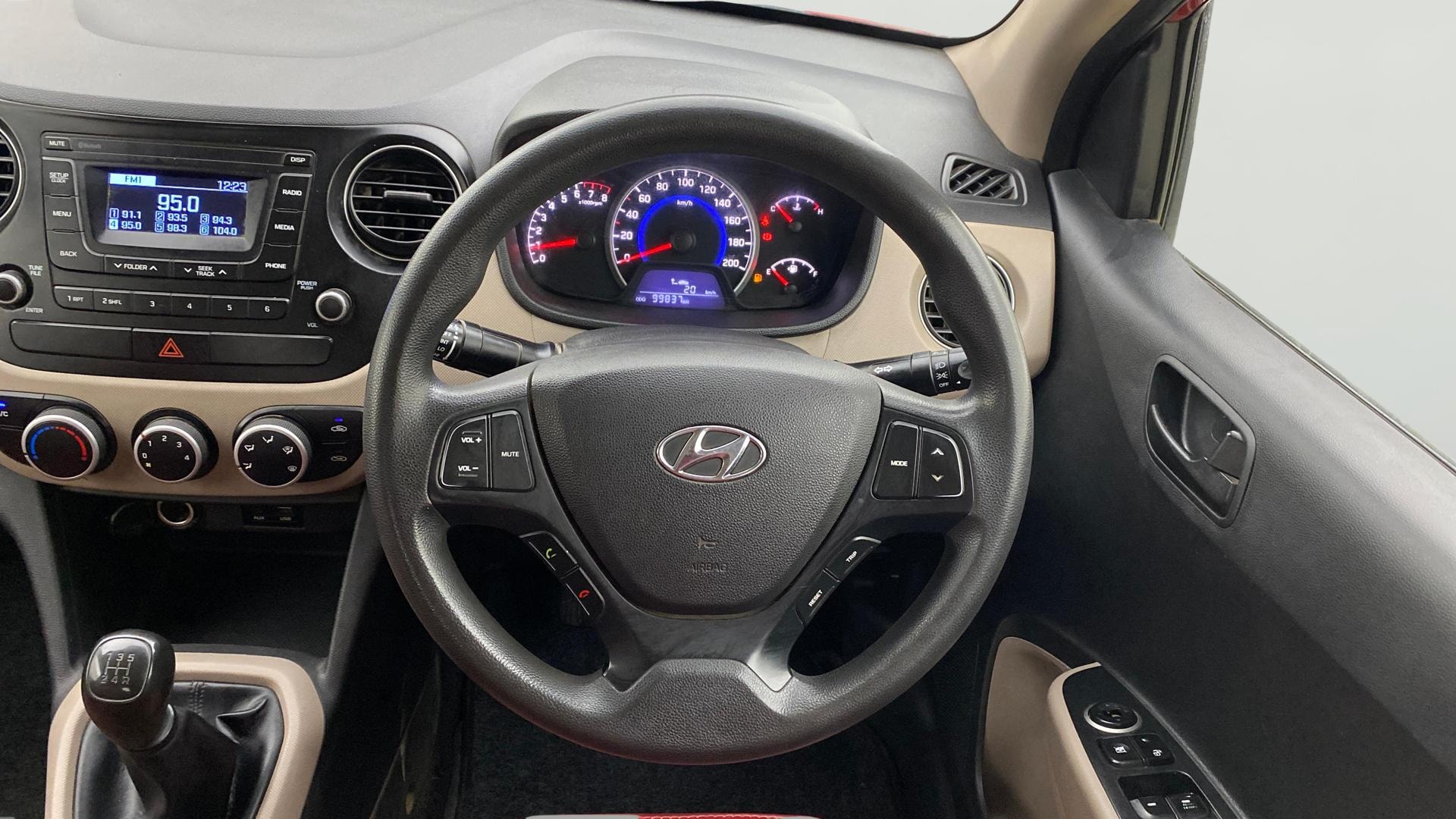 View 2018 Hyundai Grand i10 Magna 1.2 Kappa VTVT Image 20 Used 2018 Hyundai Grand i10 Magna 1.2 Kappa VTVT Image 20
