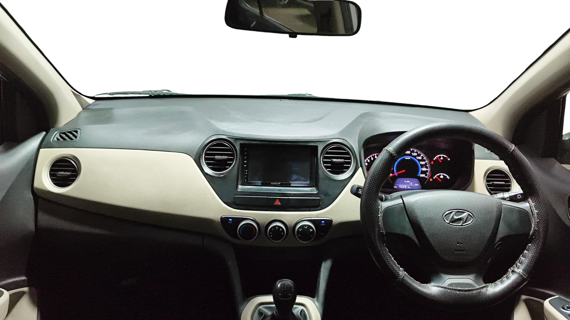 View 2018 Hyundai Grand i10 Magna 1.2 Kappa VTVT Image 15 Used 2018 Hyundai Grand i10 Magna 1.2 Kappa VTVT Image 15