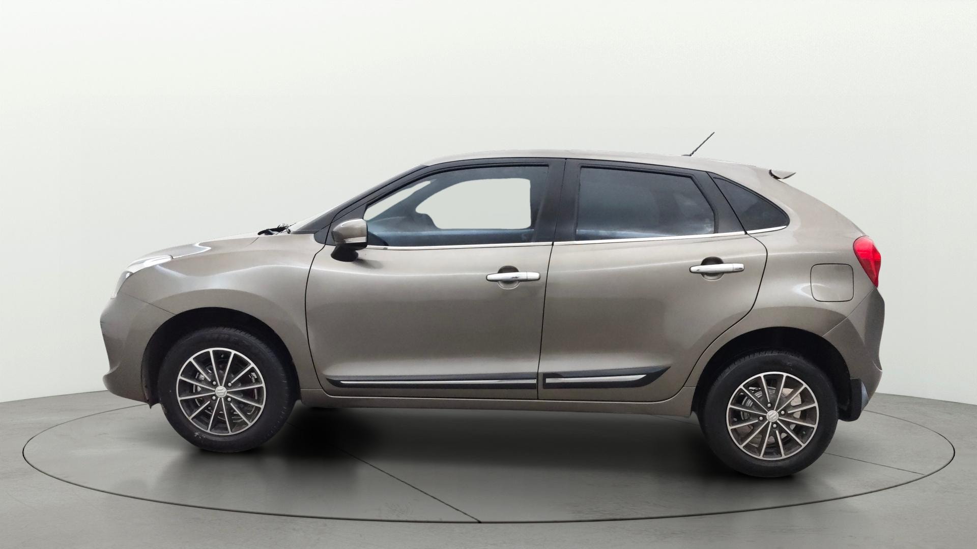 View 2022 Maruti Suzuki 1000 Base Variant Image 5 Used 2022 Maruti Suzuki 1000 Base Variant Image 5
