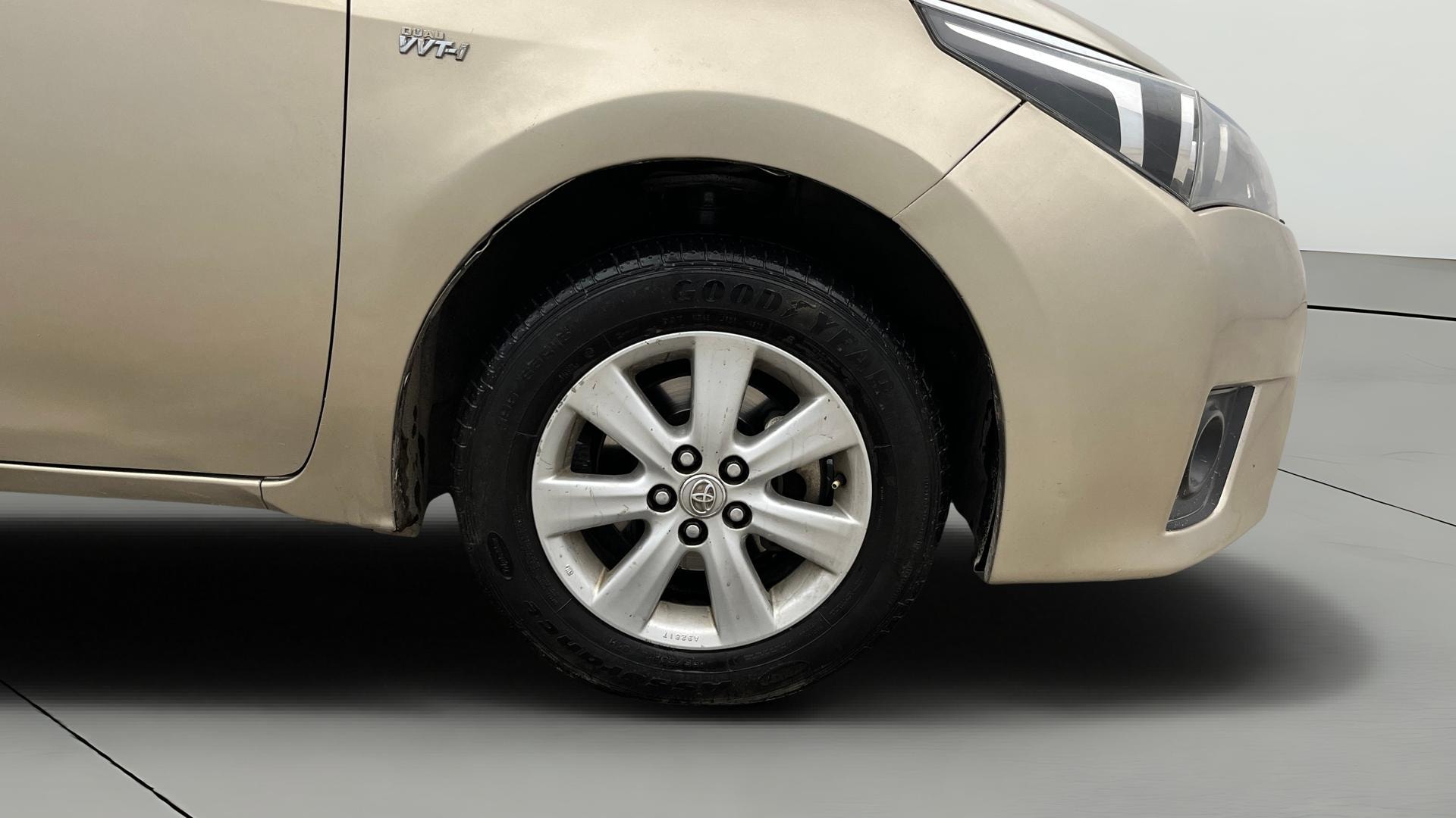 View 2015 Toyota Corolla Altis 1.8 G CVT Image 39 Used 2015 Toyota Corolla Altis 1.8 G CVT Image 39