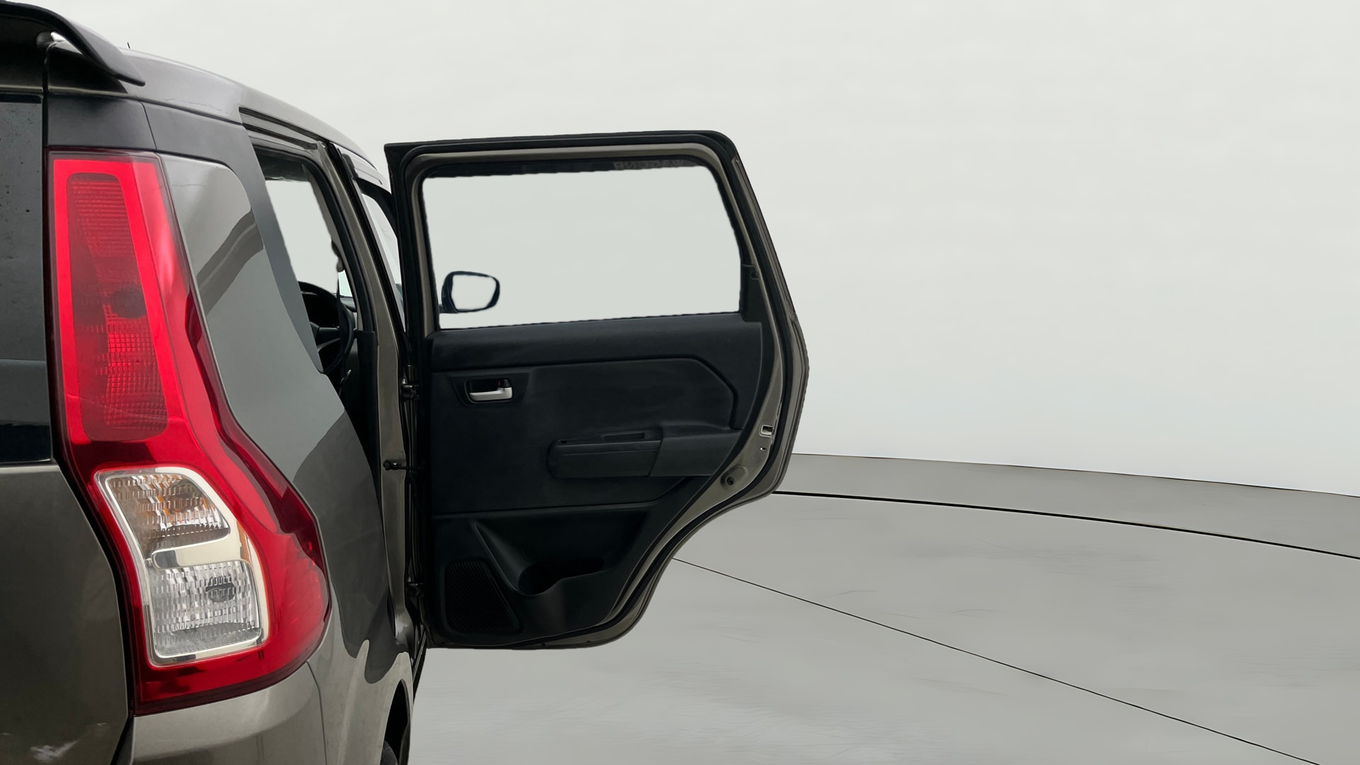 View 2023 Maruti Suzuki 1000 Base Variant Image 7 Used 2023 Maruti Suzuki 1000 Base Variant Image 7