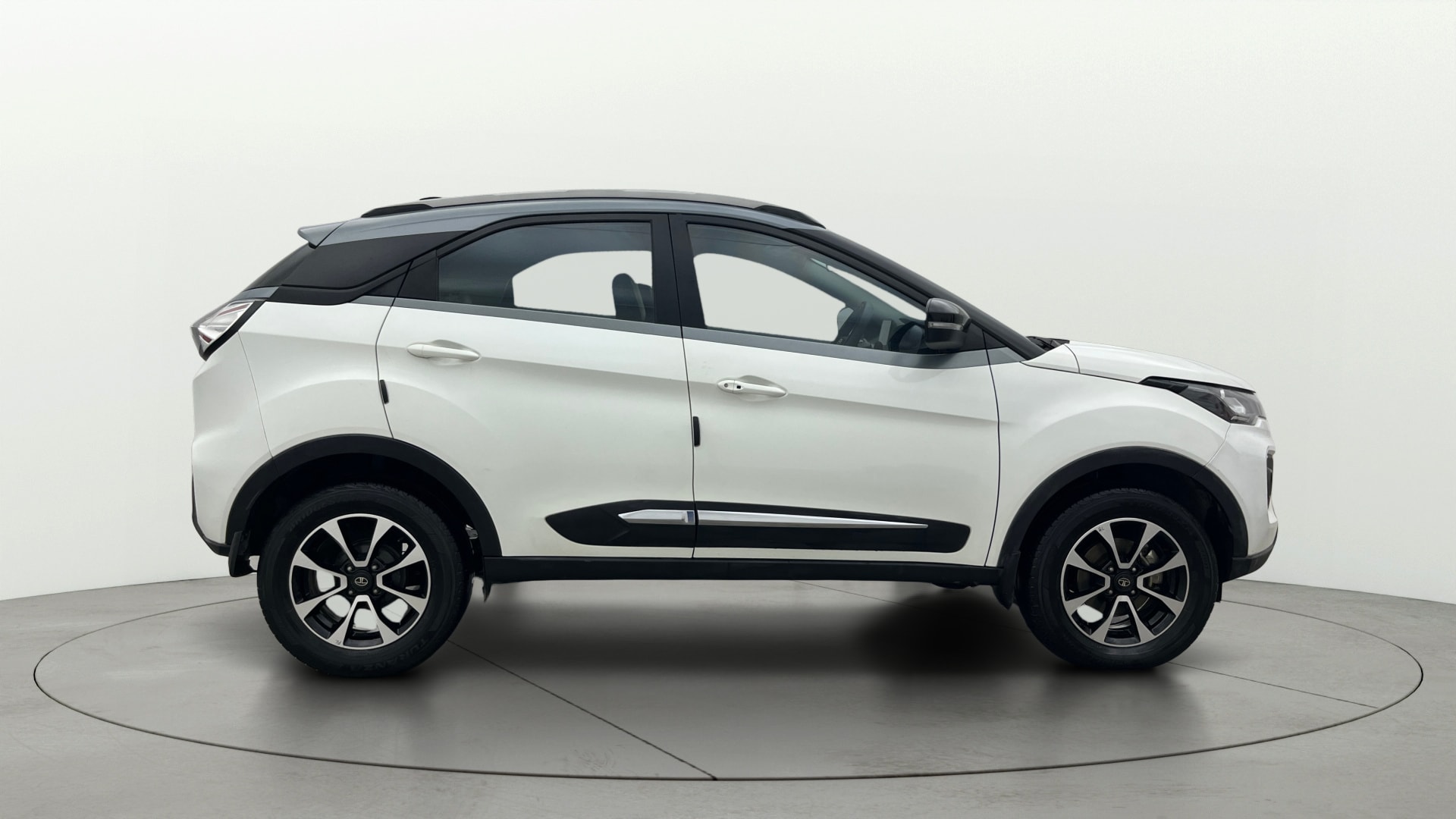 View 2021 Tata Nexon Revotron XE Image 8 Used 2021 Tata Nexon Revotron XE Image 8