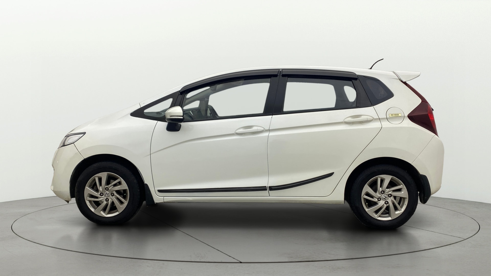 View 2017 Honda Jazz E MT Diesel Image 5 Used 2017 Honda Jazz E MT Diesel Image 5