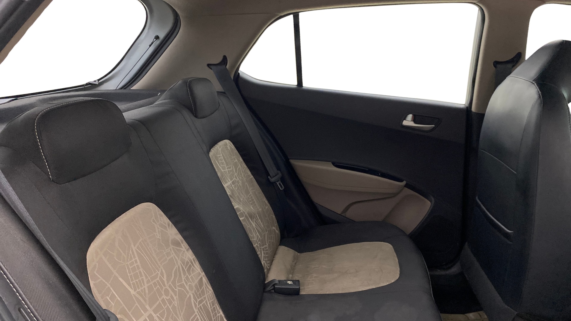 View 2015 Hyundai Grand i10 Sportz 1.2 Kappa Image 28 Used 2015 Hyundai Grand i10 Sportz 1.2 Kappa Image 28