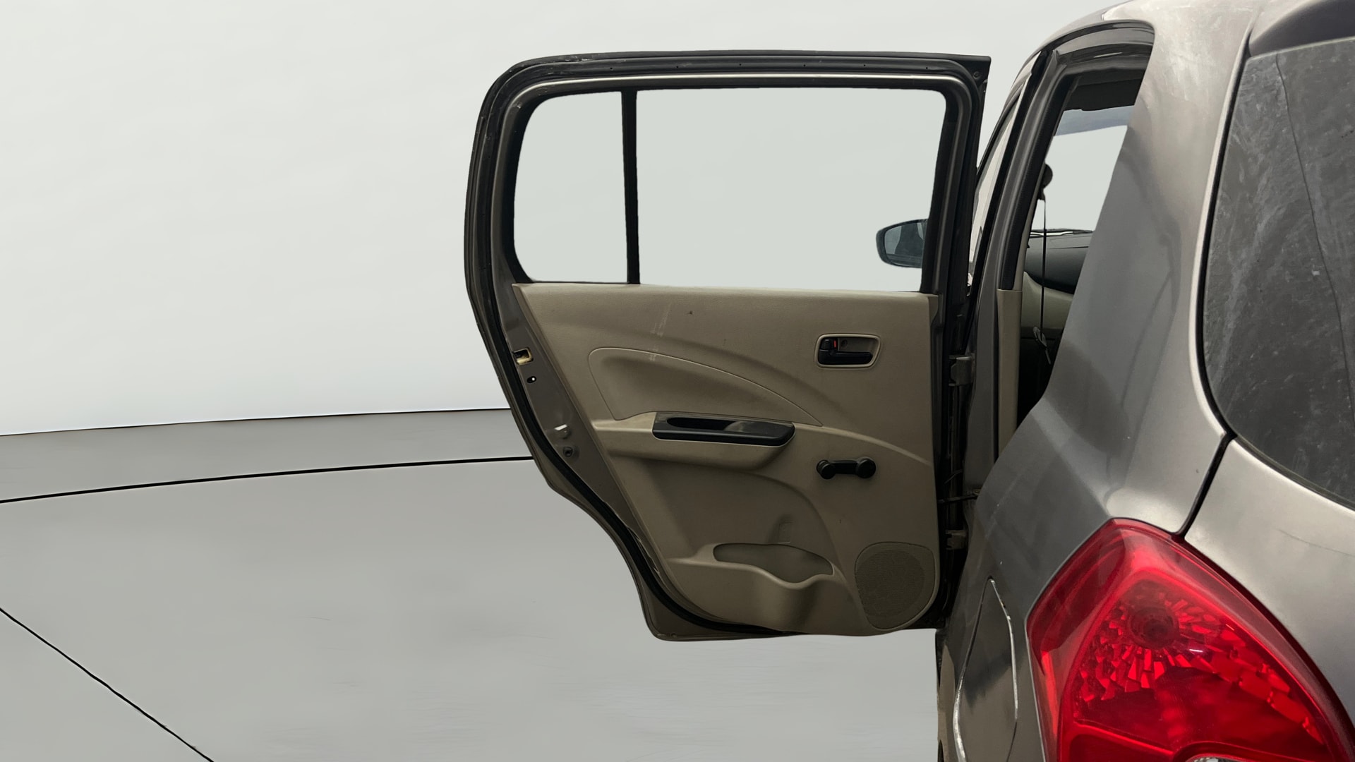 View 2015 Maruti Suzuki 1000 Base Variant Image 22 Used 2015 Maruti Suzuki 1000 Base Variant Image 22