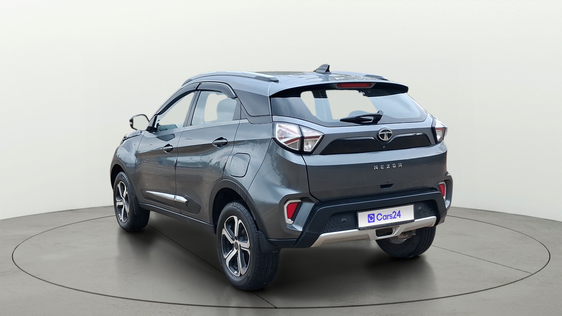 View 2023 Tata Nexon Revotron XE Image 2 Used 2023 Tata Nexon Revotron XE Image 2