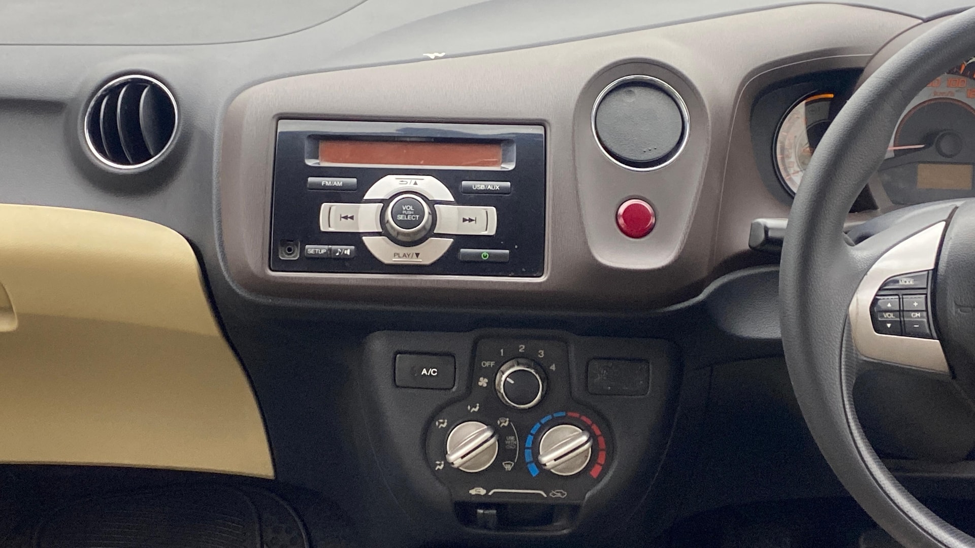 View 2013 Honda Brio S MT Petrol Image 17 Used 2013 Honda Brio S MT Petrol Image 17