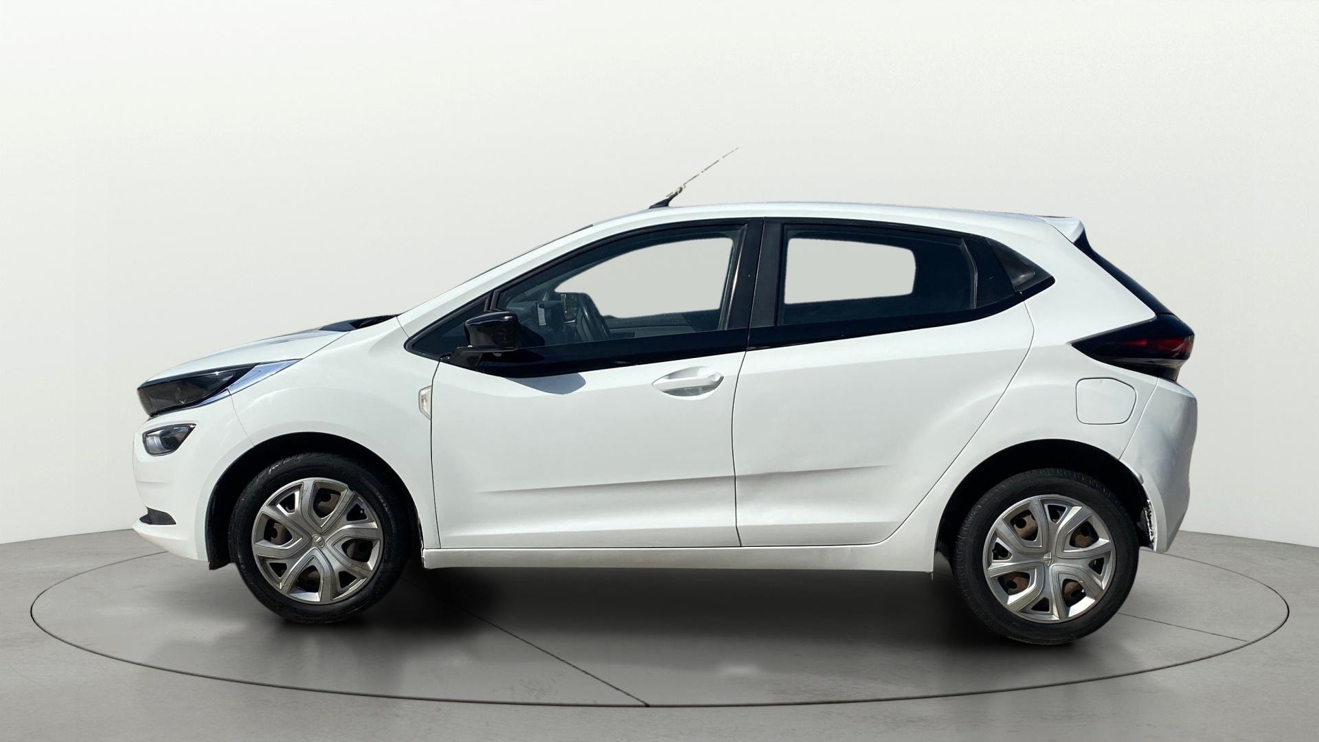 View 2020 Tata Altroz XT Petrol Image 6 Used 2020 Tata Altroz XT Petrol Image 6
