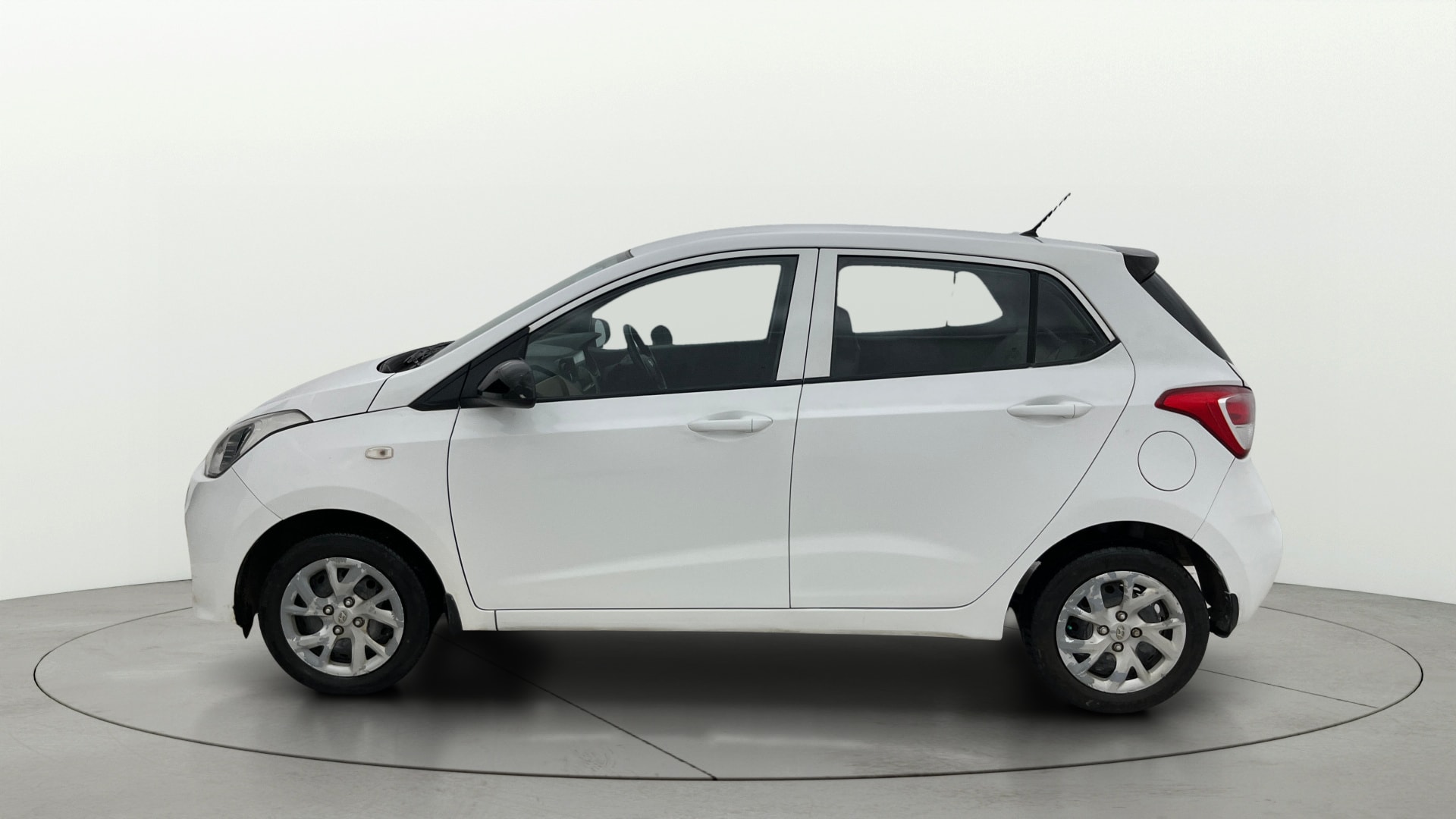 View 2017 Hyundai Grand i10 Magna 1.2 Kappa VTVT Image 5 Used 2017 Hyundai Grand i10 Magna 1.2 Kappa VTVT Image 5