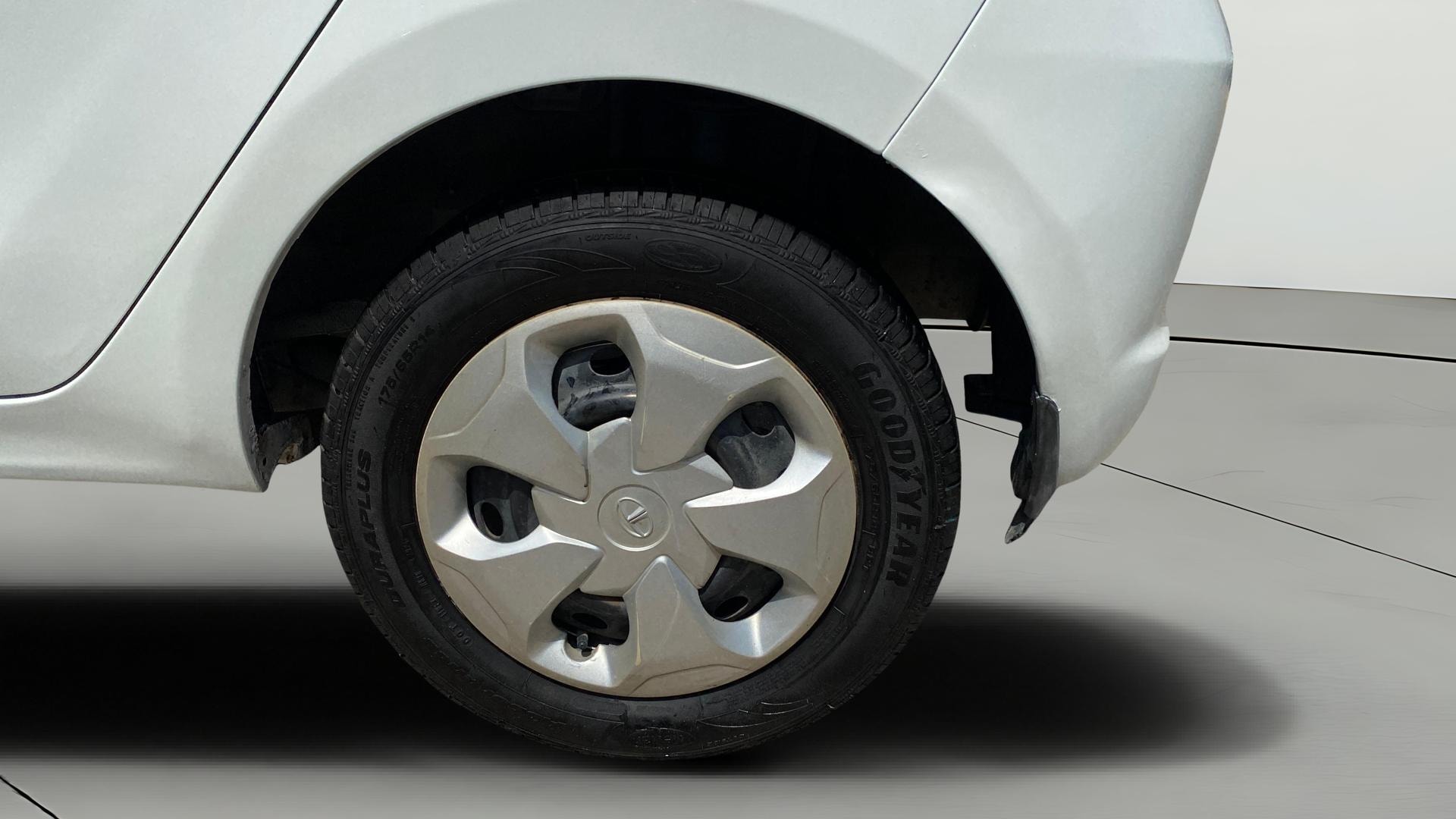 View 2018 Tata Tiago Revotorq XB Image 11 Used 2018 Tata Tiago Revotorq XB Image 11