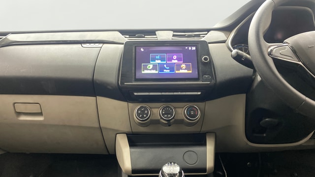View Renault Triber Image 17 Used Renault Triber Image 17