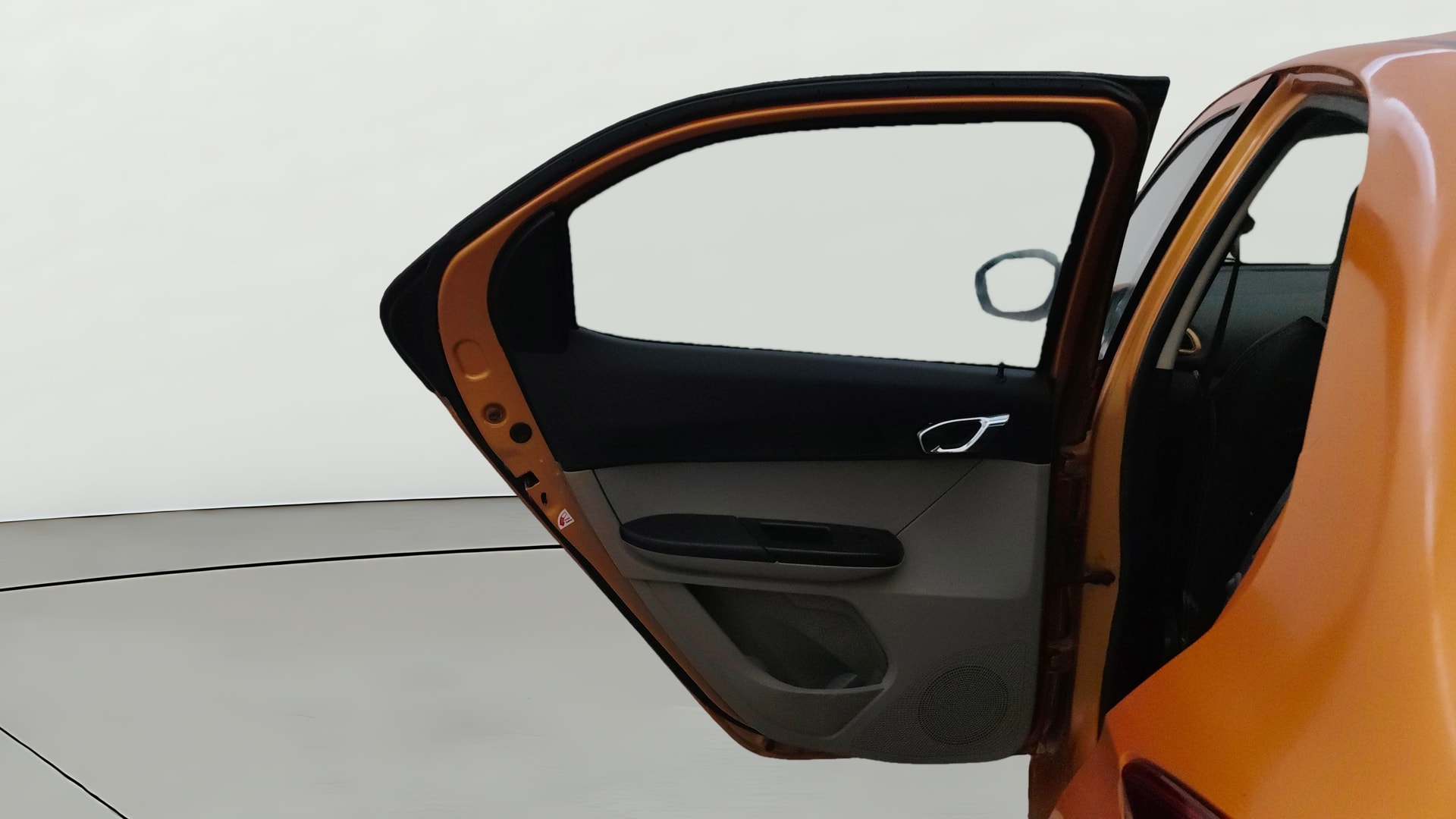 View 2018 Tata Tiago Revotorq XB Image 22 Used 2018 Tata Tiago Revotorq XB Image 22
