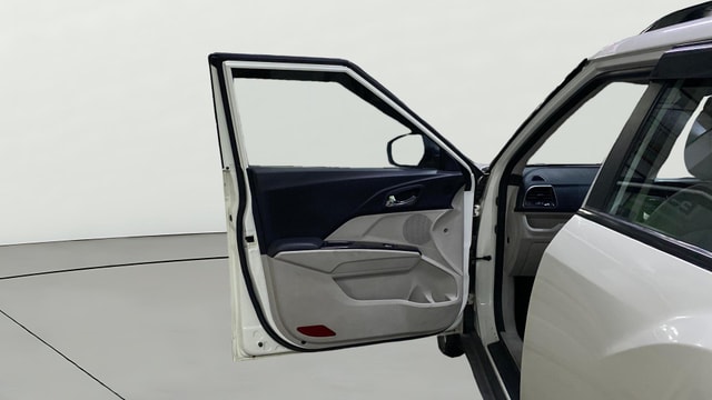 View Mahindra XUV300 Image 33 Used Mahindra XUV300 Image 33