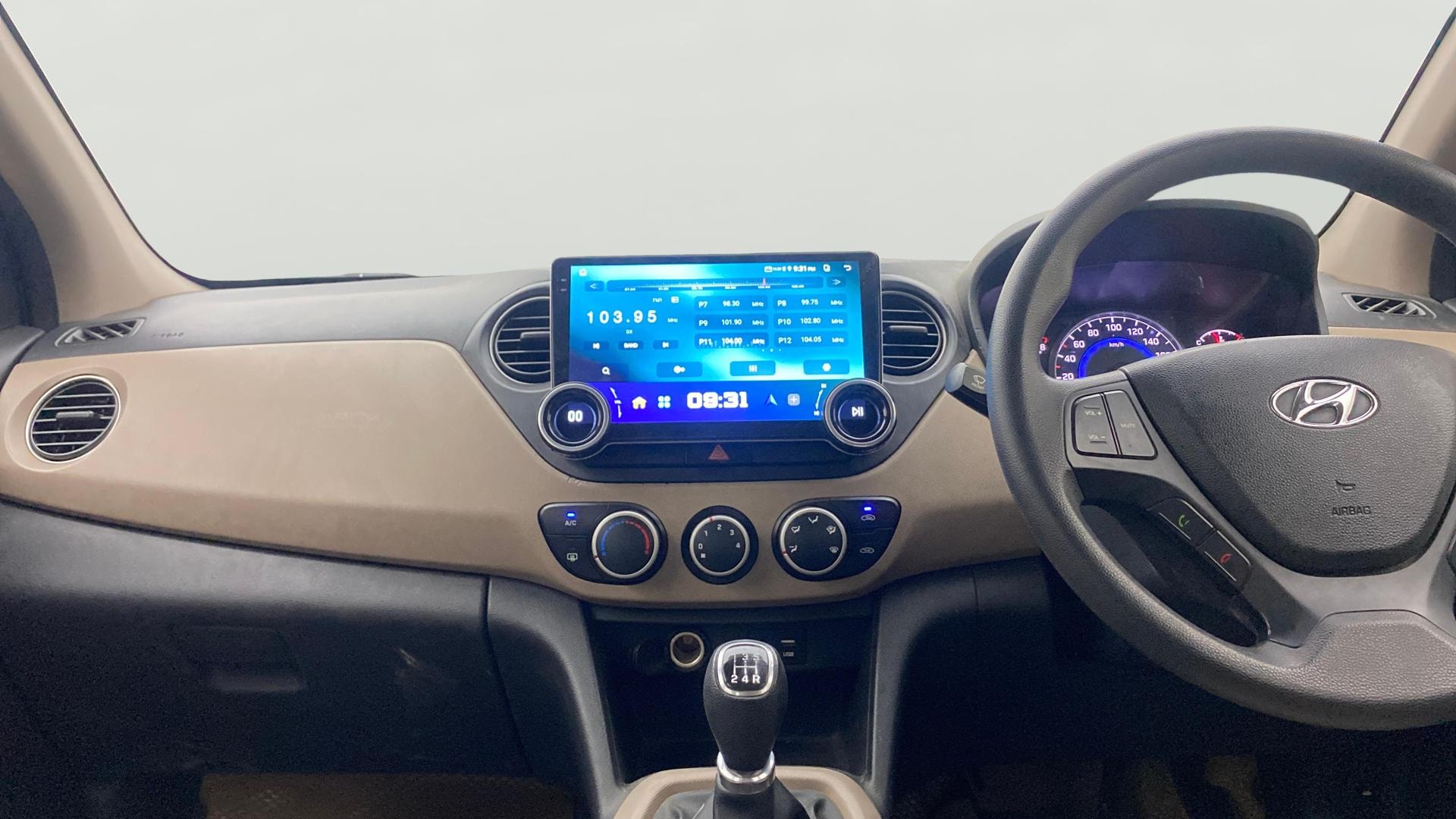 View 2017 Hyundai Grand i10 Sportz 1.2 Kappa Image 17 Used 2017 Hyundai Grand i10 Sportz 1.2 Kappa Image 17