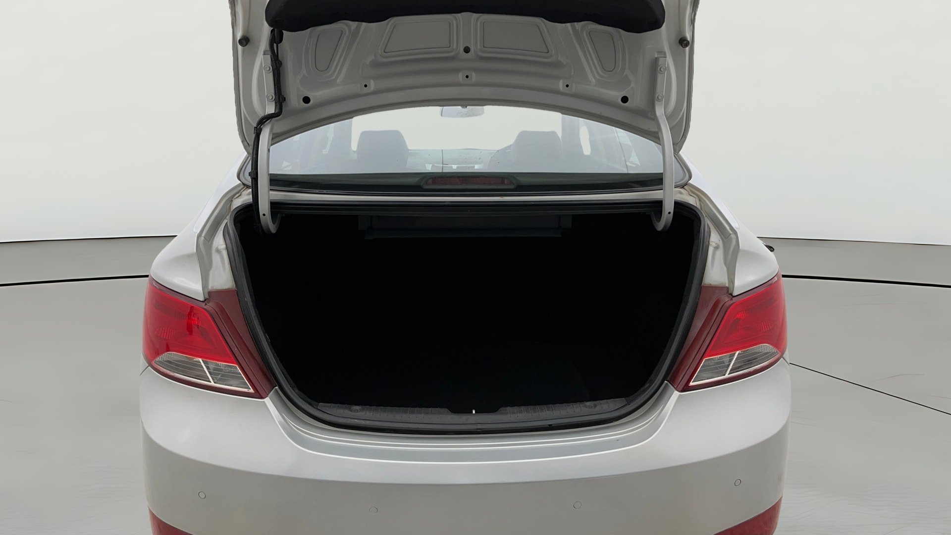 View 2017 Hyundai Verna 1.6 VTVT SX (O) Image 39 Used 2017 Hyundai Verna 1.6 VTVT SX (O) Image 39