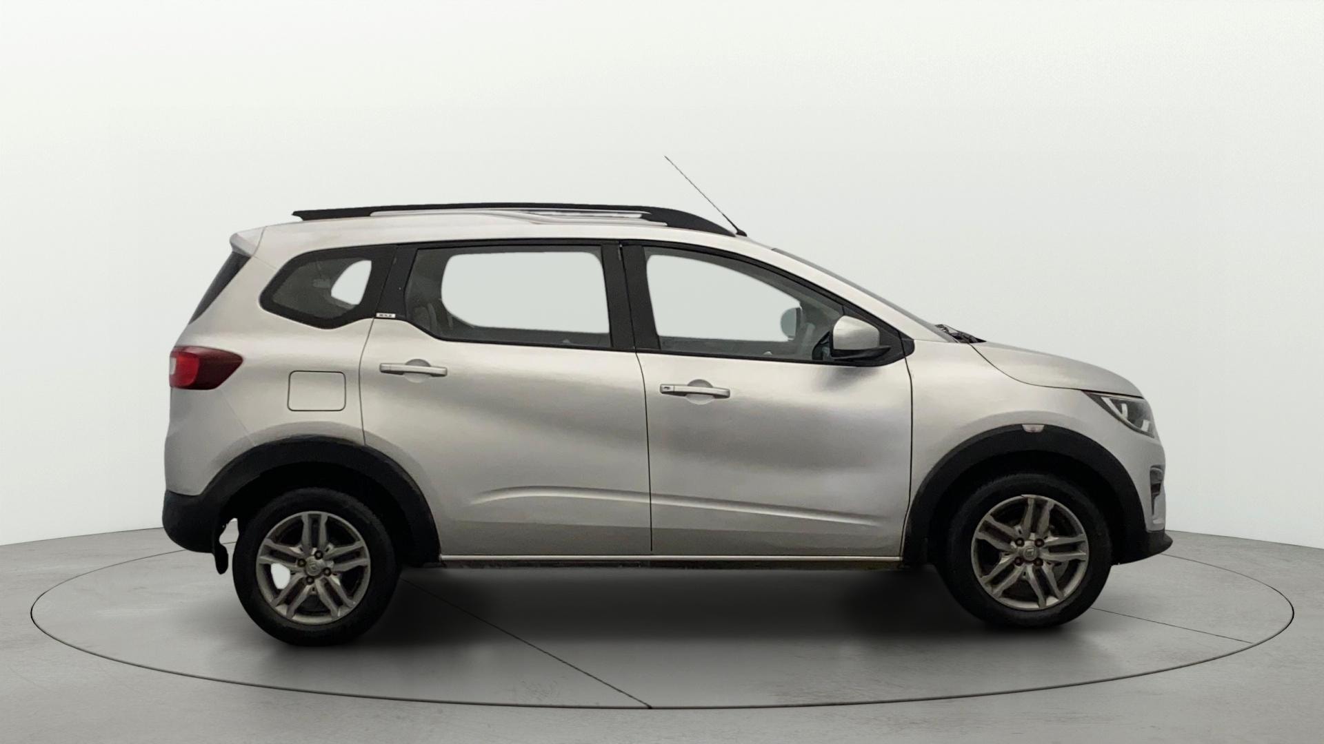 View 2020 Renault Triber RXZ Image 29 Used 2020 Renault Triber RXZ Image 29
