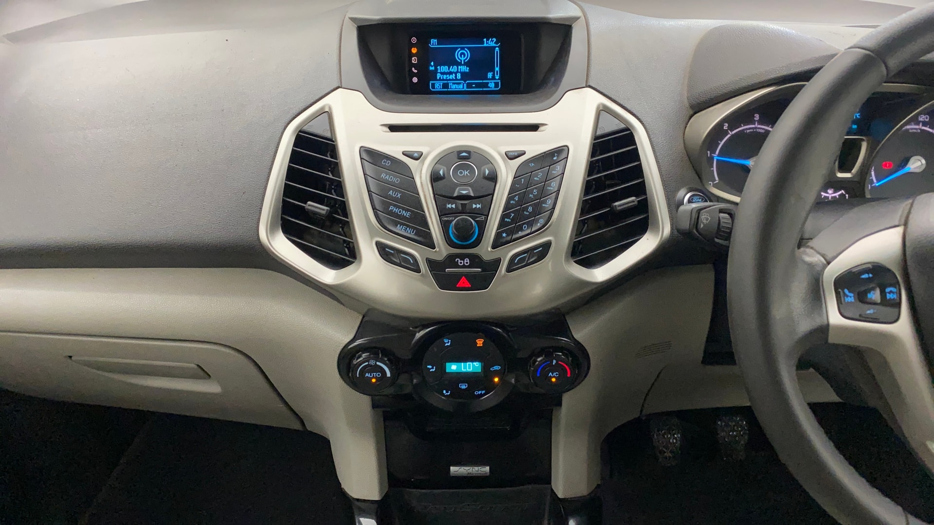 View 2016 Ford EcoSport 1.5 TDCi Diesel Ambiente BS IV Image 17 Used 2016 Ford EcoSport 1.5 TDCi Diesel Ambiente BS IV Image 17