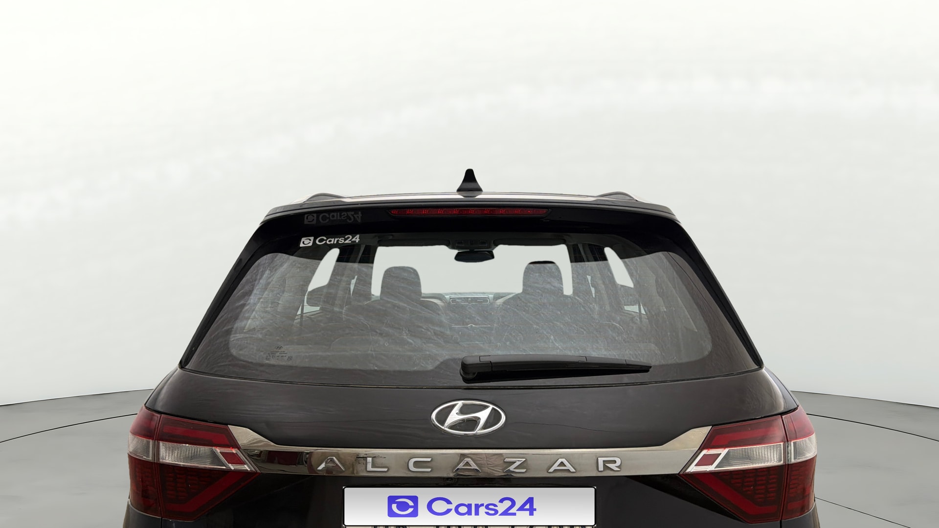 View 2021 Hyundai Alcazar Prestige 6 Seater MT Petrol Image 4 Used 2021 Hyundai Alcazar Prestige 6 Seater MT Petrol Image 4